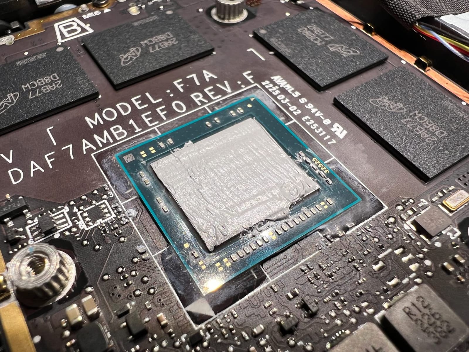 ARCTIC MX-6 (4 g) - Ultimate Performance Thermal Paste for CPU, Consoles, Graphics Cards, laptops, Very high Thermal Conductivity, Long Durability, Non-Conductive customer photo 2