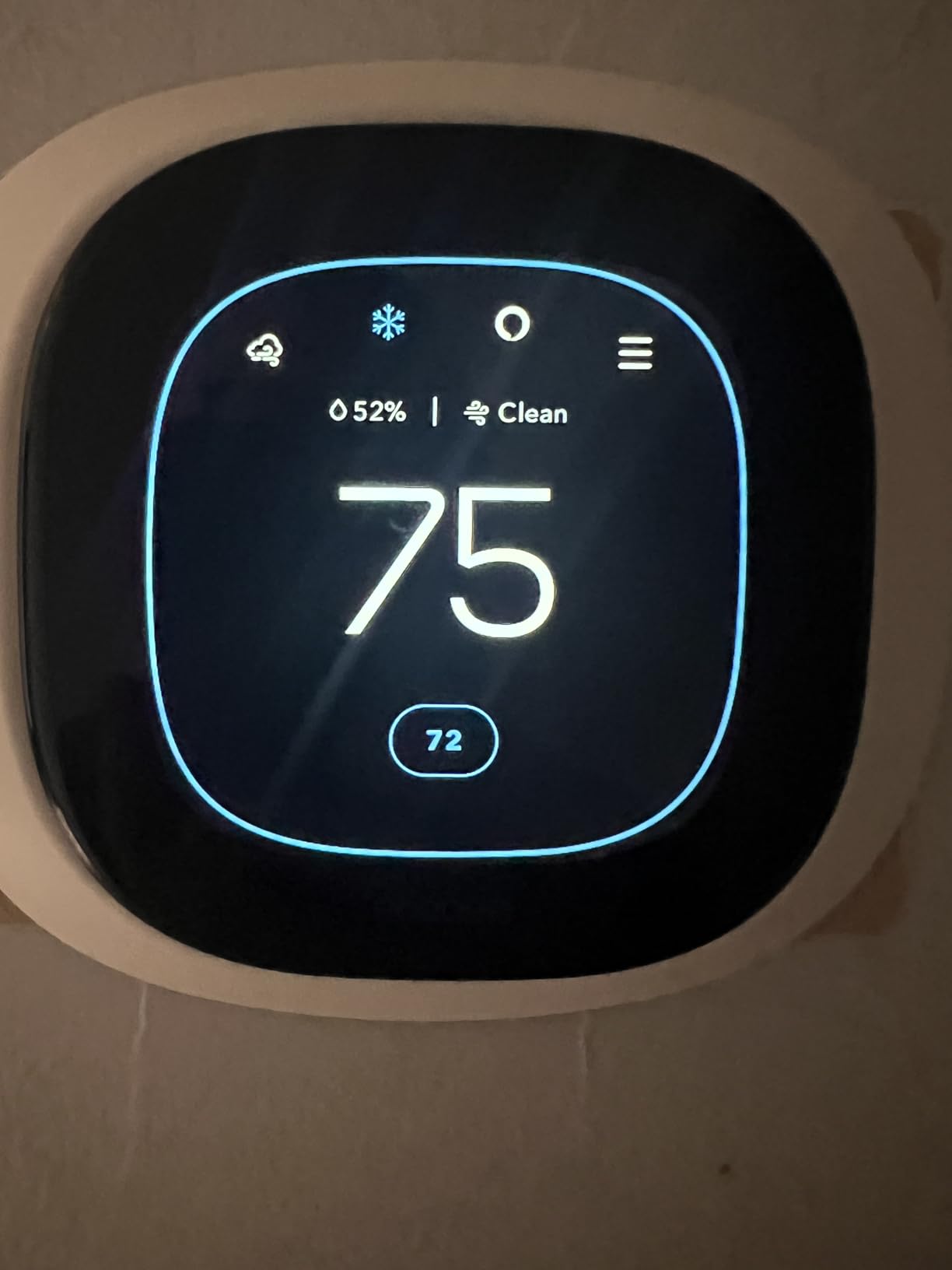 ecobee Smart Thermostat Premium - WiFi, Siri & Alexa Built-In, Smart Sensor | Air Quality Monitor customer photo 1