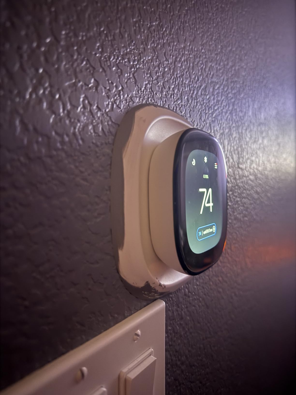 ecobee Smart Thermostat Enhanced - Programmable Wifi Thermostat | Works with Siri, Alexa, Google Assistant - Energy Star Certified customer photo 2