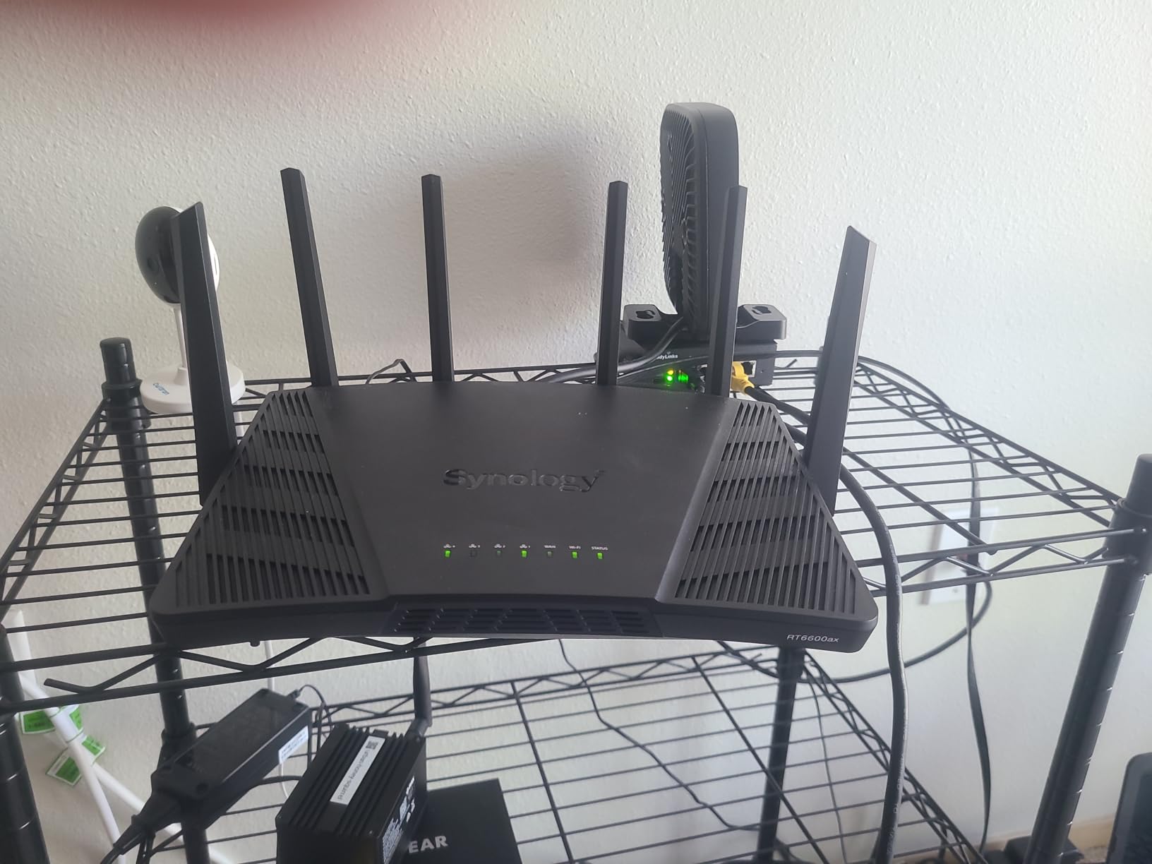 Synology RT6600ax - Tri-Band 4x4 160MHz Wi-Fi router, 2.5Gbps Ethernet, VLAN segmentation, Multiple SSIDs, parental controls, Threat Prevention, VPN customer photo 1