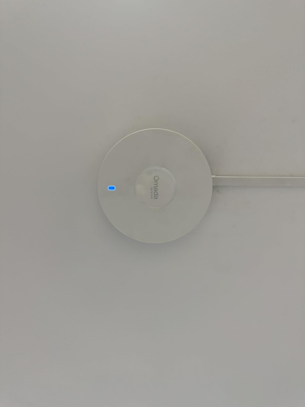 TP-Link Omada EAP650 Business WiFi 6 AX3000 Dual Band Wireless Gigabit Access Point customer photo 2