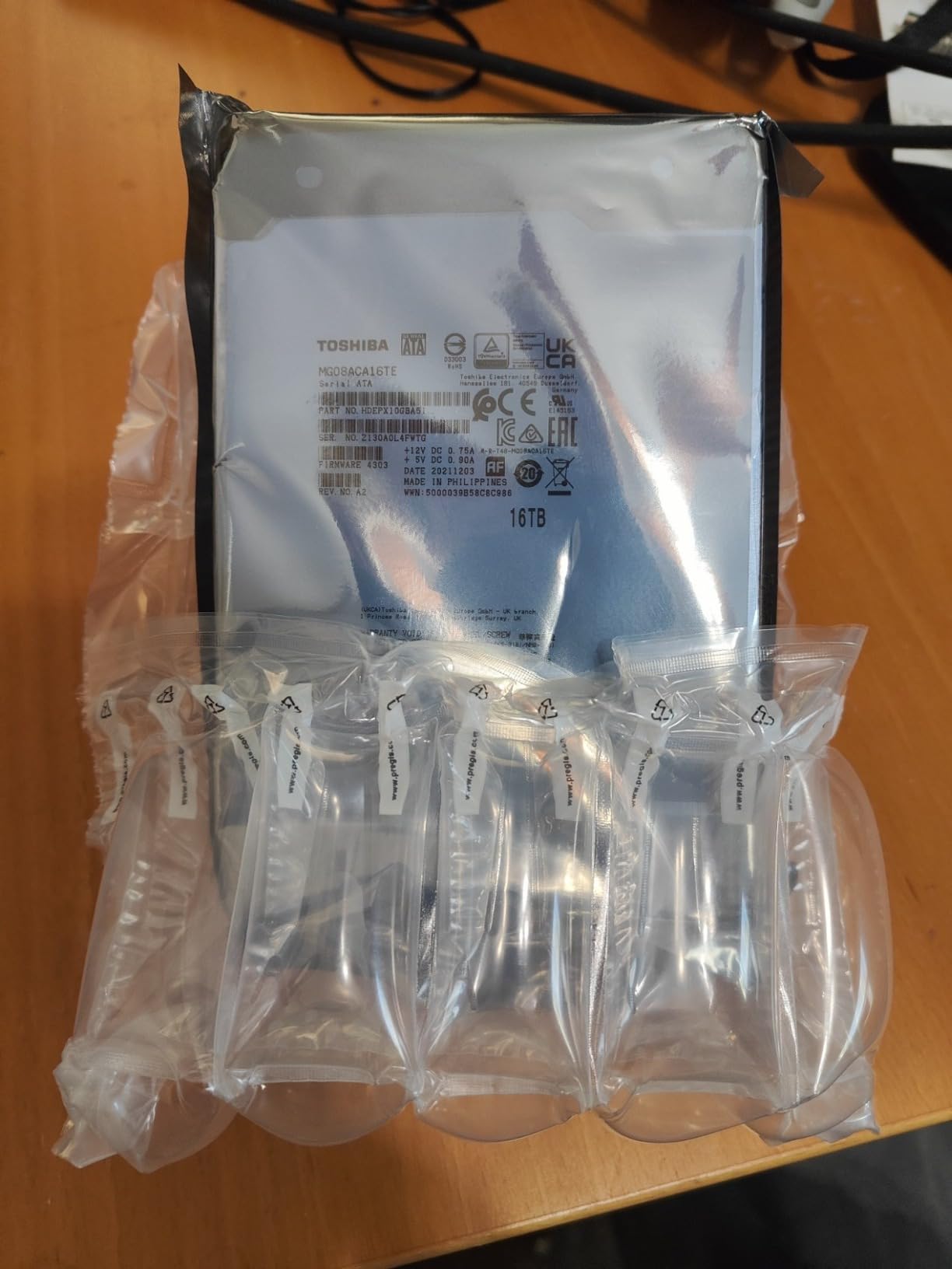Toshiba MG08ACA16TE 16TB 7200RPM 512e 3.5