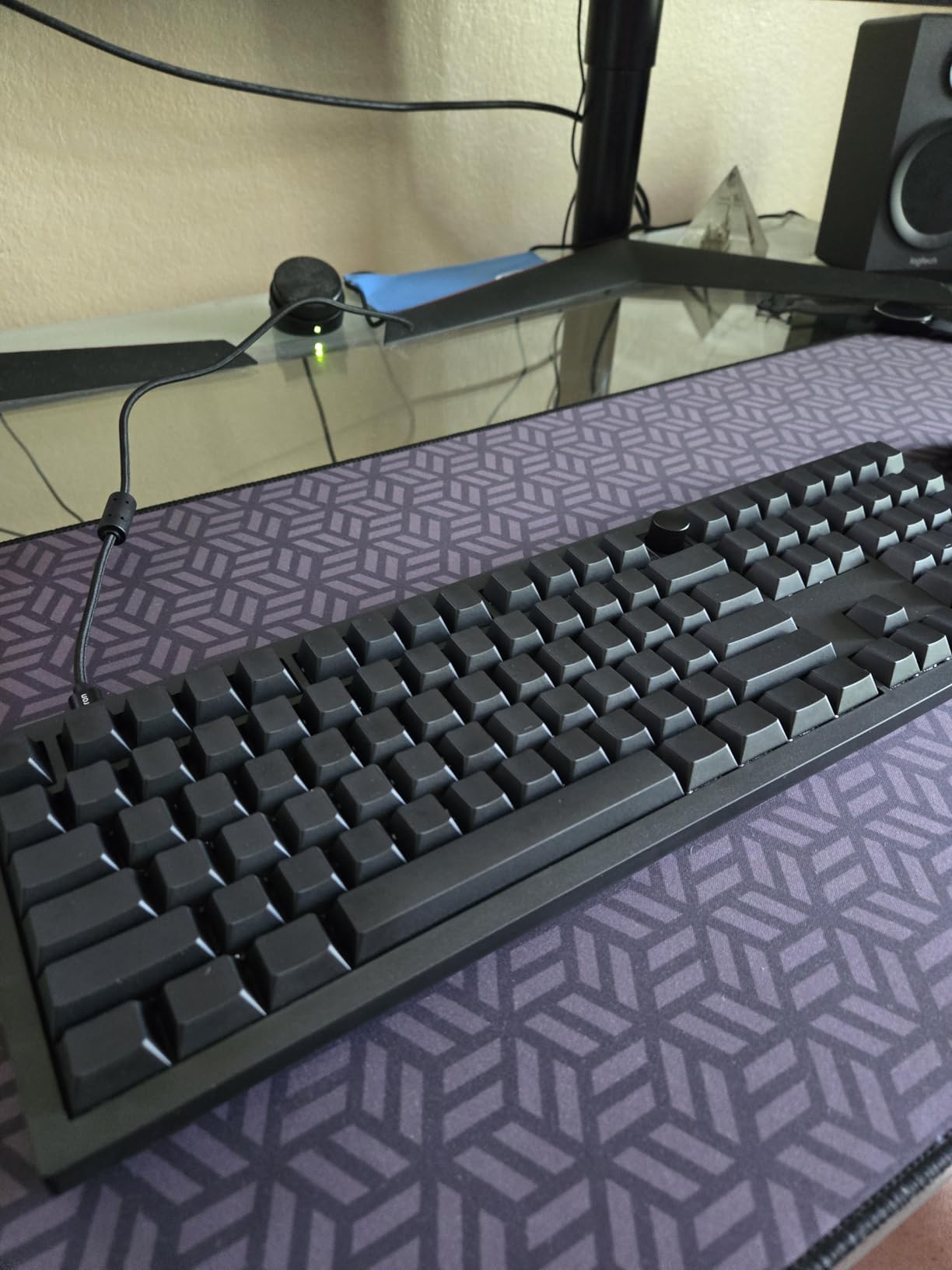 Keychron V6 Wired Custom Mechanical Keyboard Knob Version, Full-Size QMK/VIA Programmable Macro with Hot-swappable Keychron K Pro Red Switch Compatible with Mac Windows Linux Black (Non-Transparent) customer photo 2