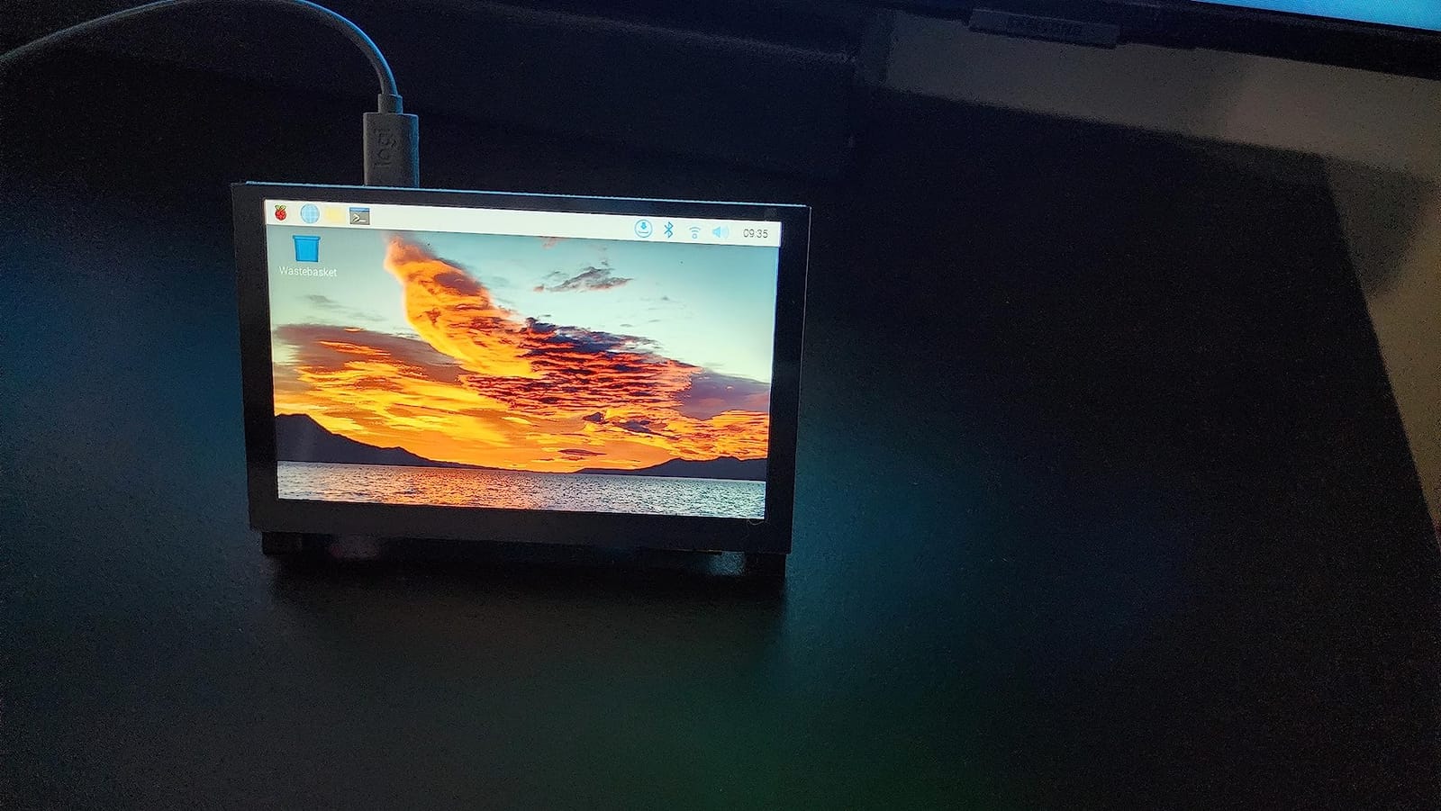 FREENOVE 5 Inch Touchscreen Monitor for Raspberry Pi 5 4 B 3 B+ A+, 800x480 Pixel IPS Display, 5-Point Touch Capacitive Screen, Driver-Free MIPI DSI Port customer photo 1
