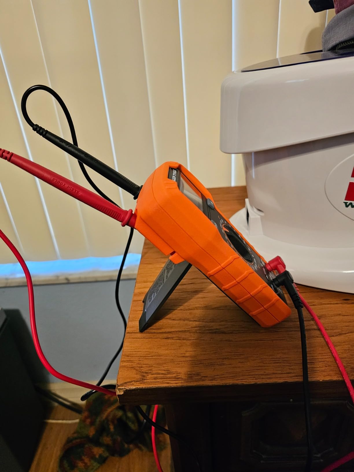 Klein Tools MM325 Multimeter, Digital Manual-Ranging 600V AC/DC Voltage Tester, Tests Batteries, Current, Resistance, Diodes, and Continuity customer photo 1