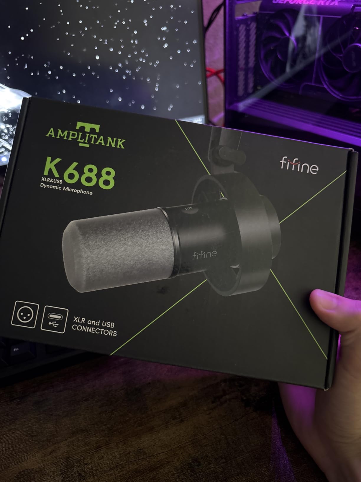 FIFINE AmpliTank K688 Dynamic Microphone, XLR/USB Podcast Recording PC Mic | Streaming Studio Metal Mic with Mute, Headphone Jack, Monitoring Volume Control, Windscreen, for Vocal Voice-Over Gaming customer photo 1