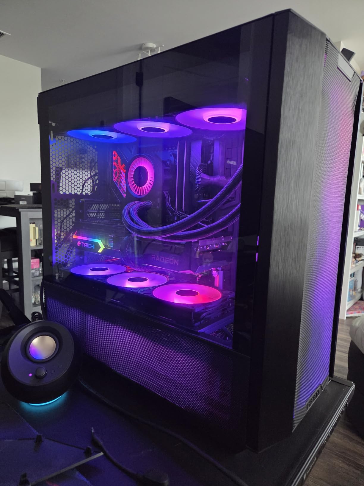 LIAN LI LANCOOL III E-ATX PC Case, Spacious RGB Gaming Computer Case with Hinged Tempered Glass Doors, Fine Mesh Panels, 4x140mm PWM Fans Pre-Installed High Airflow Chassis (Black) customer photo 1