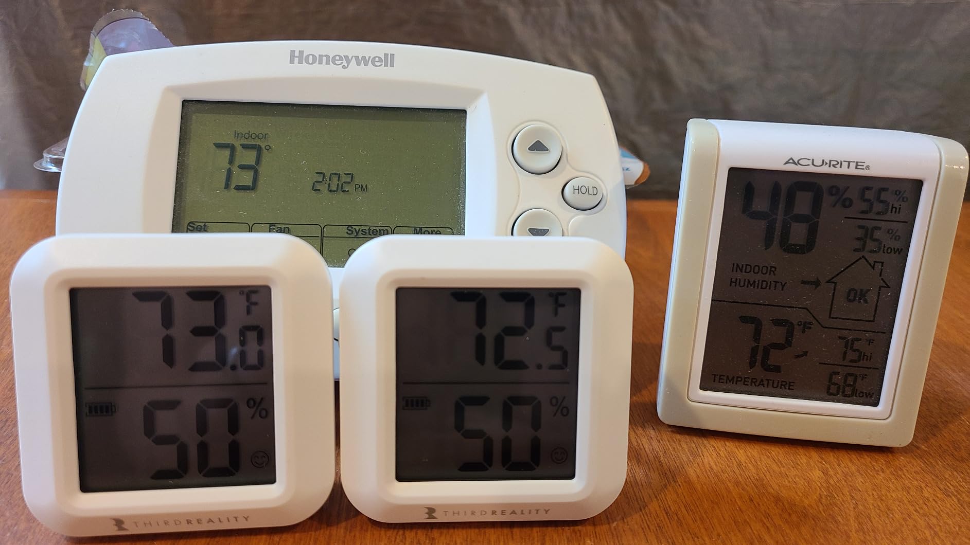 THIRDREALITY Zigbee Temperature and Humidity Sensor with Digital LCD Display, ZigBee Hub Required, App Records, Remote Monitoring and Smart Home Automation, AAA Batteries Included customer photo 2