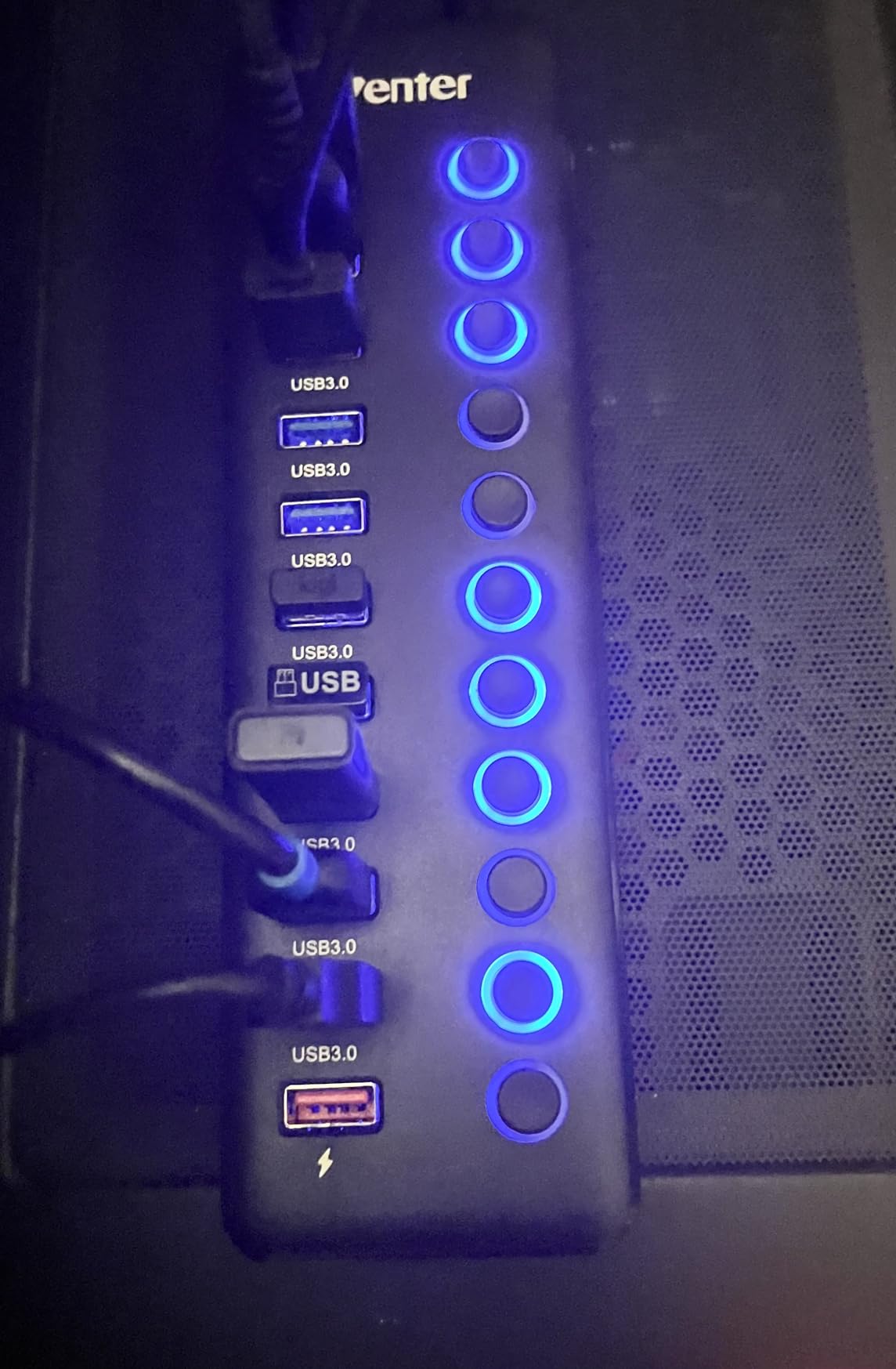 Wenter 11-Port Powered USB Hub 3.0 (10 Data Ports + 1 Smart Charging Port) customer photo 1
