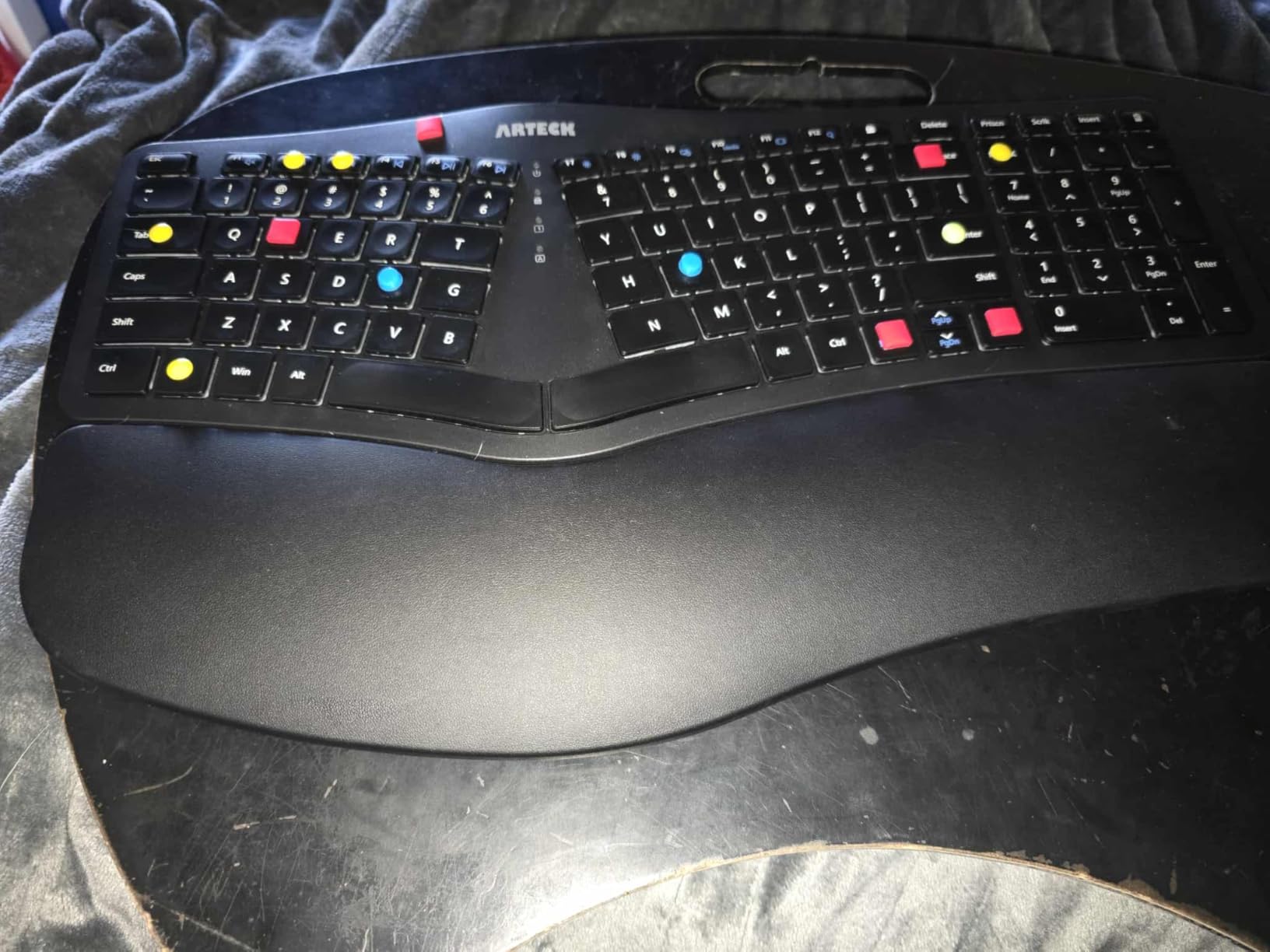 Arteck Split Ergonomic Keyboard with Palm Rest, 2.4G USB Wireless Keyboard customer photo 2