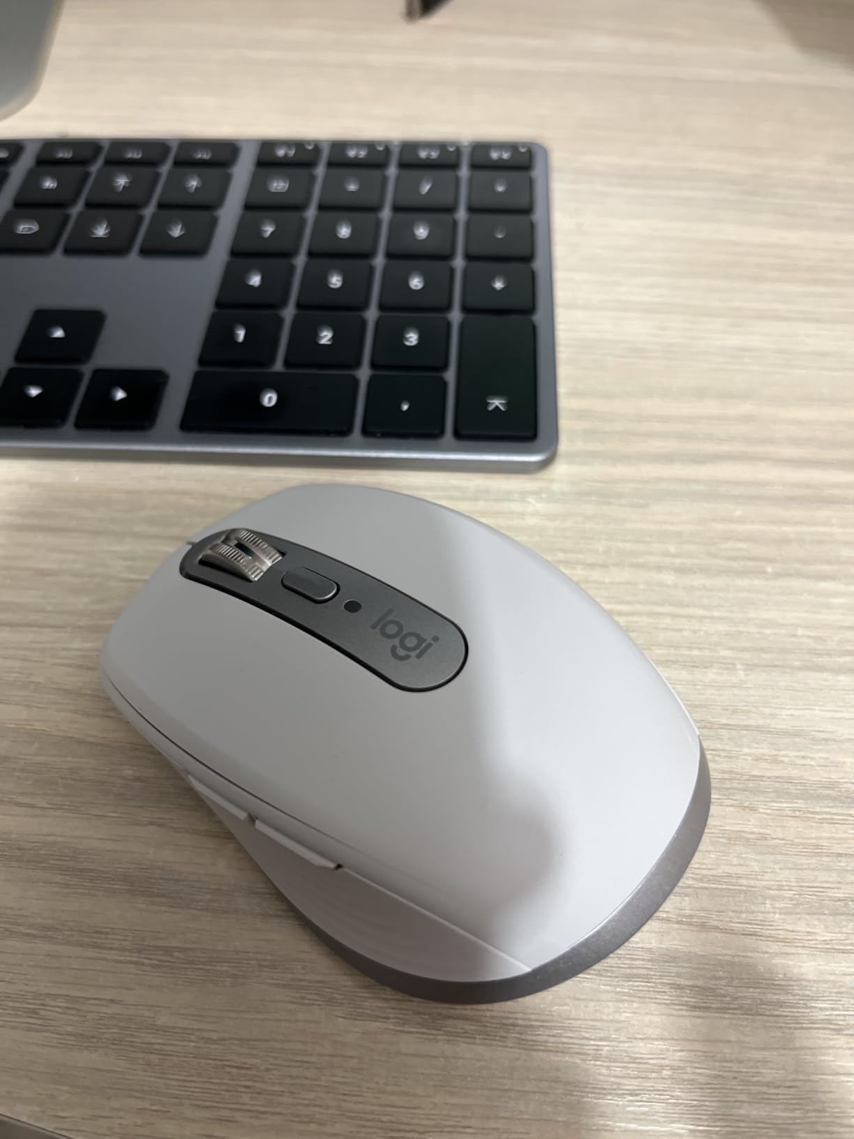 Logitech MX Anywhere 3S Compact Wireless Mouse Fast Scrolling - Graphite customer photo 2
