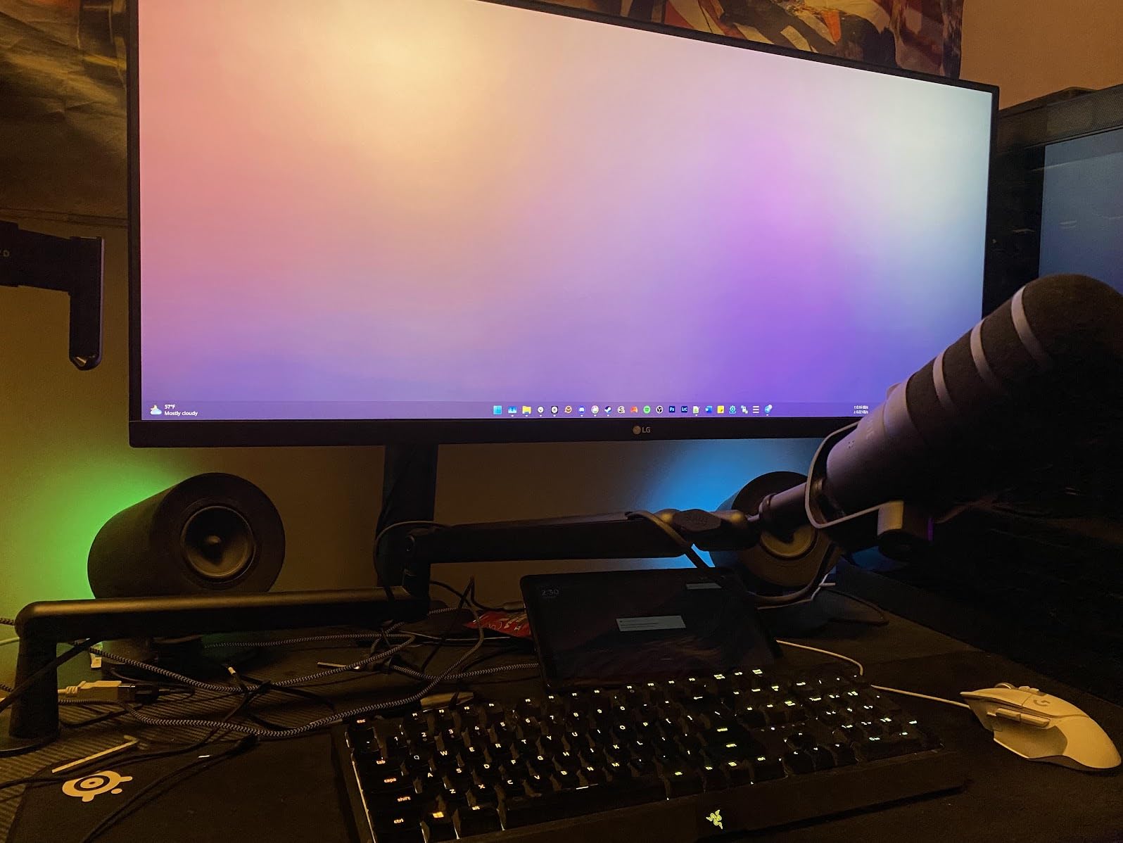 RODE PodMic USB Versatile Dynamic Broadcast Microphone With XLR and USB Connectivity customer photo 2