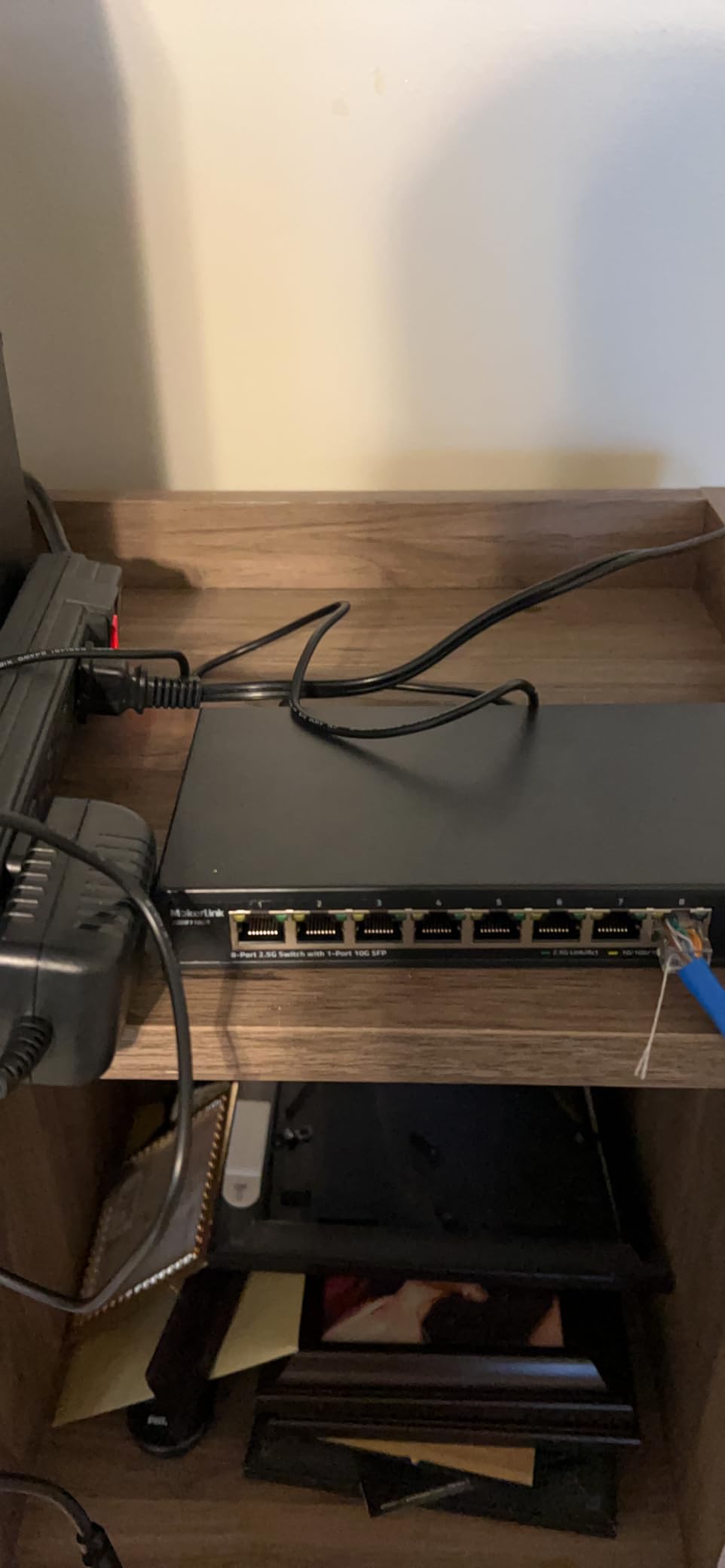 MokerLink 8 Port 2.5G Ethernet Switch with 10G SFP+, 8x2.5G RJ45 Ports, Metal Unmanaged Fanless customer photo 1