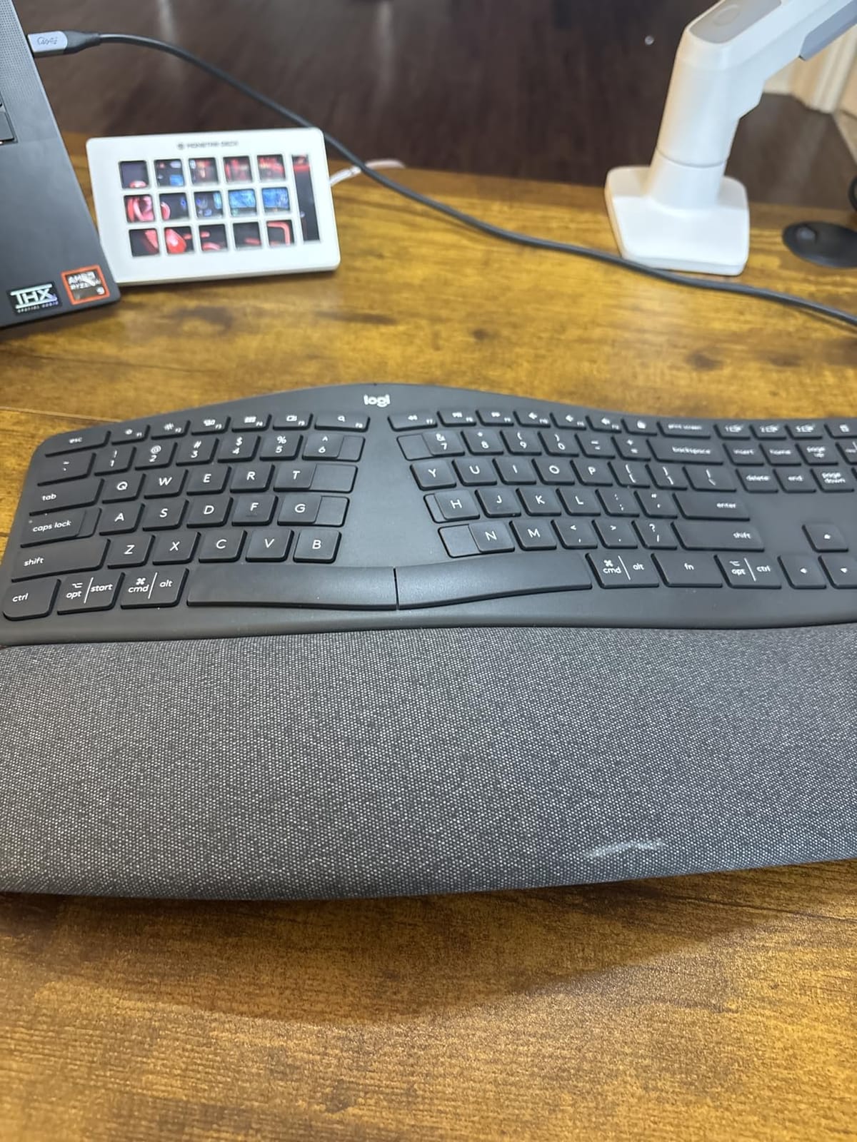 Logitech Wave Keys MK670 Wireless Ergonomic Keyboard Mouse Combo - Graphite | Wave-shaped keys for natural typing, ambidextrous full size Signature M550 L mouse, Bluetooth, Bolt USB receiver, multi-OS customer photo 2