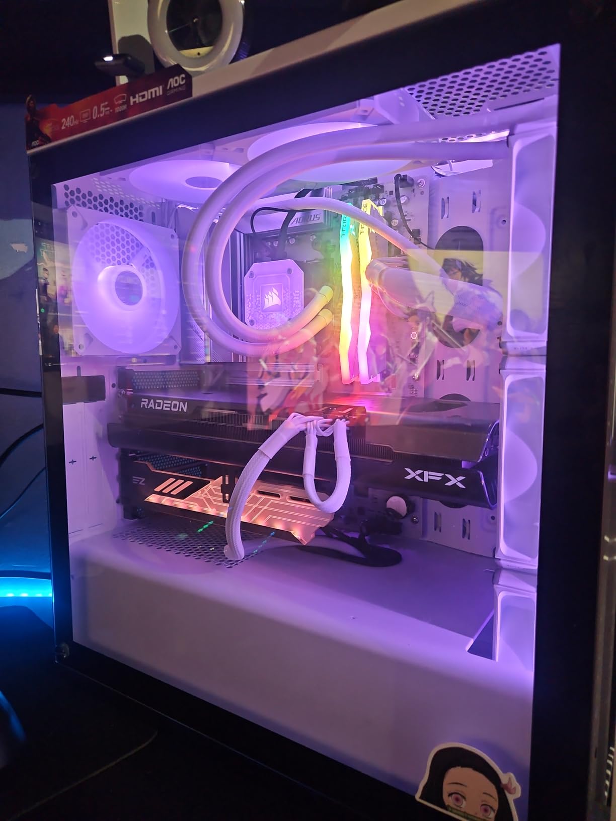 AMD Ryzen 9 7900X3D 12-Core, 24-Thread Desktop Processor customer photo 1