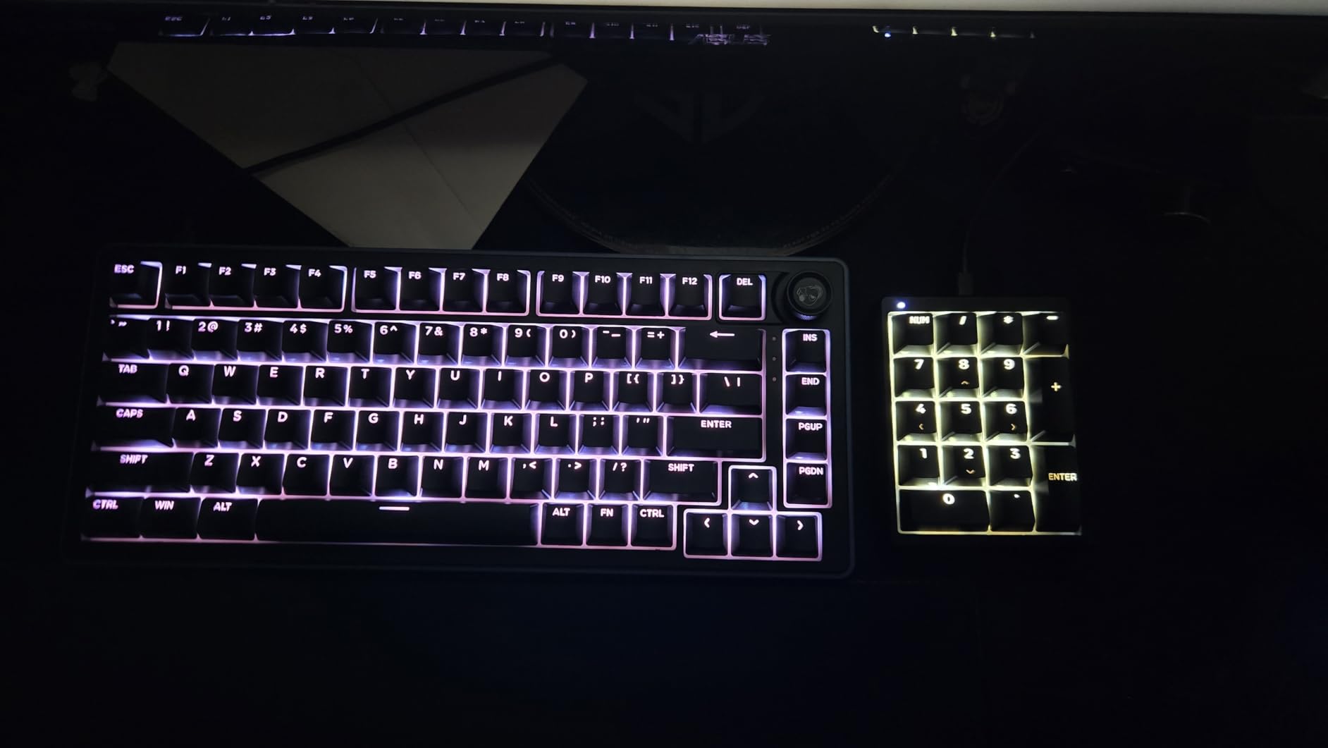 Kisnt KN17 Mechanical Numpad for Excel Financial Data Entry | Wired 17 Keys Hot Swappable, PBT Keycaps with White Backlit, Shortcut Input Device for Laptops PC Compact Keyboards customer photo 1