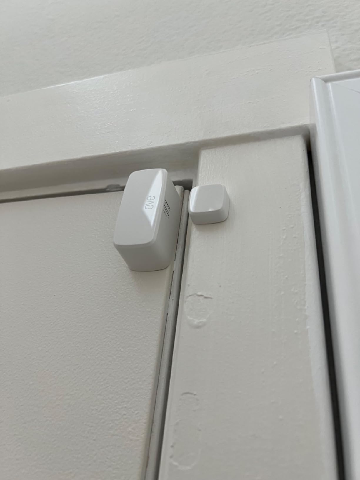 Eve Door & Window (Matter) - Smart Contact Sensor for Doors & Windows, Open/Closed State, Automatic Control of Accessories, Matter Over Thread, Apple Home, Alexa, Google Home, SmartThings customer photo 2