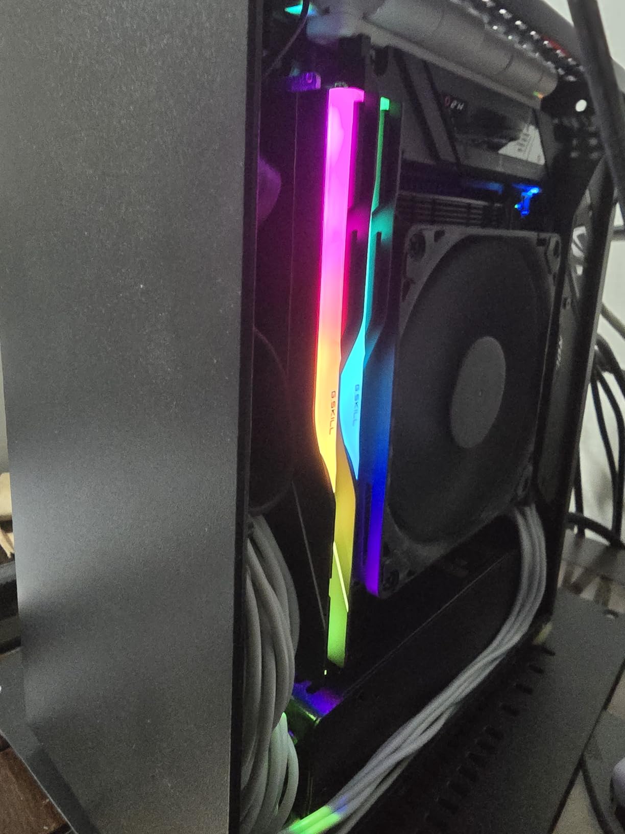 G.SKILL Trident Z5 Neo RGB Series DDR5 RAM (AMD Expo & Intel XMP 3.0) 32GB (2x16GB) 6000MT/s CL30-38-38-96 1.35V Desktop Computer Memory U-DIMM - Matte Black (F5-6000J3038F16GX2-TZ5NR) customer photo 2