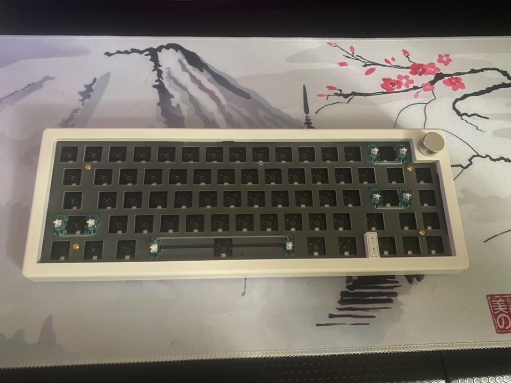 GMK67 65% Mechanical Keyboard Kit, Tri-Mode DIY Keyboard (White) | Tri-Mode, South-Facing RGB LED, 3/5pin Switches, 66 Keys+1 Knob, Hotswap Socket PCB Gasket Mounted Plate customer photo 2