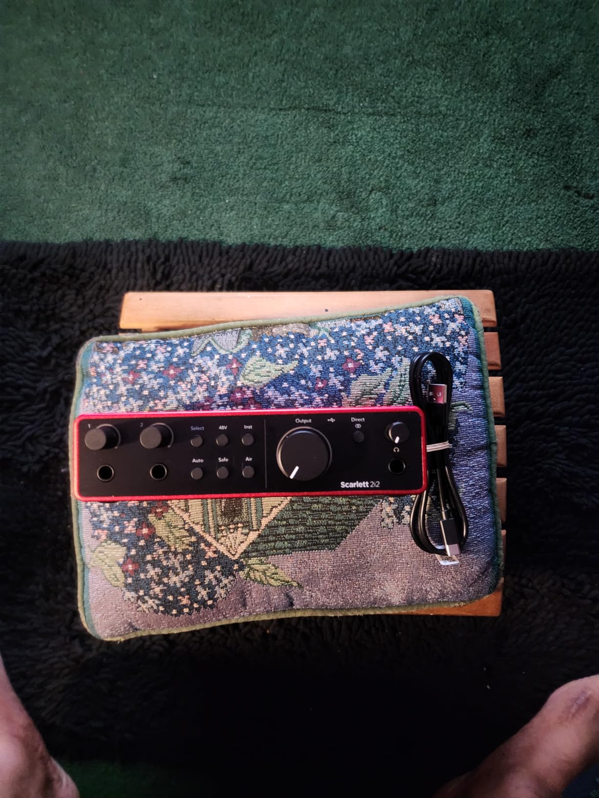Focusrite Scarlett 2i2 4th Gen USB Audio Interface for Recording, Songwriting, Streaming and Podcasting - High-Fidelity, Studio Quality Recording, and All the Software You Need to Record | 2 Mic Preamps, 2 Hi-Z Instrument Inputs, 24-Bit/192kHz, 120dB Dynamic Range, Auto Gain, Clip Safe, Air Modes customer photo 1