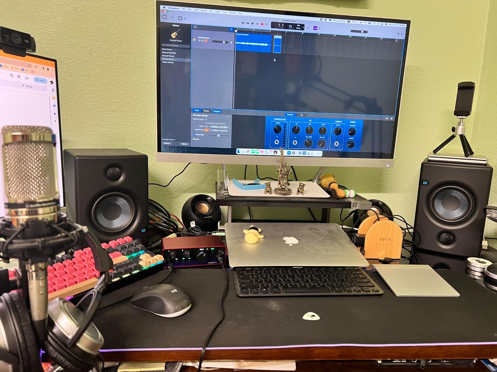 Focusrite Scarlett Solo 4th Gen USB Audio Interface, for the Guitarist, Vocalist, or Producer - High-Fidelity, Studio Quality Recording, and All the Software You Need to Record | 1 XLR Mic Preamp, 1 Hi-Z Instrument Input, 24-Bit/192kHz, 120dB Dynamic Range, Air Modes, PC/Mac/iPad Compatible customer photo 1