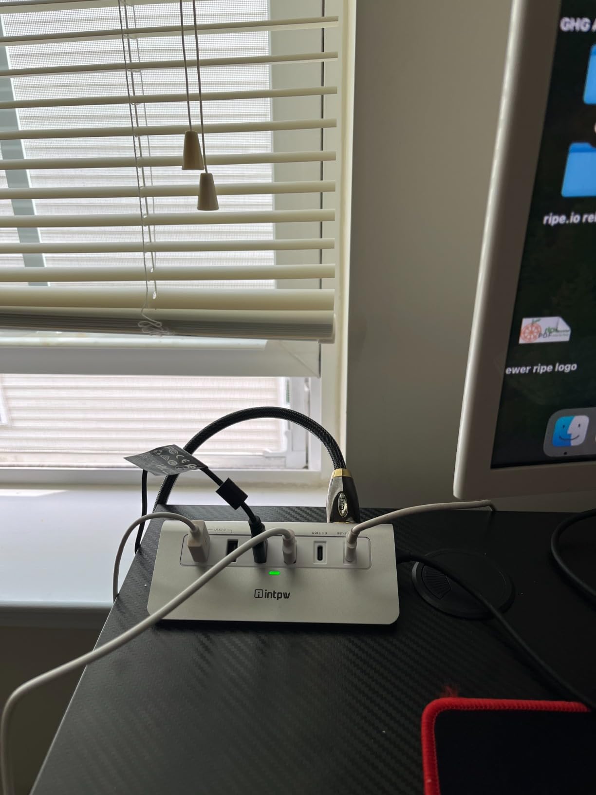 USB C Hub, P9 USB C Hub Multiport Adapter with 4K@60Hz HDMI, PD 100W, Type-C & 2 USB A 3.0 5Gbps, 2 USB A 2.0, SD/TF Card Reader, Aluminum USB Hub for Laptop, iPhone 17 Series, MacBook, iPad customer photo 1