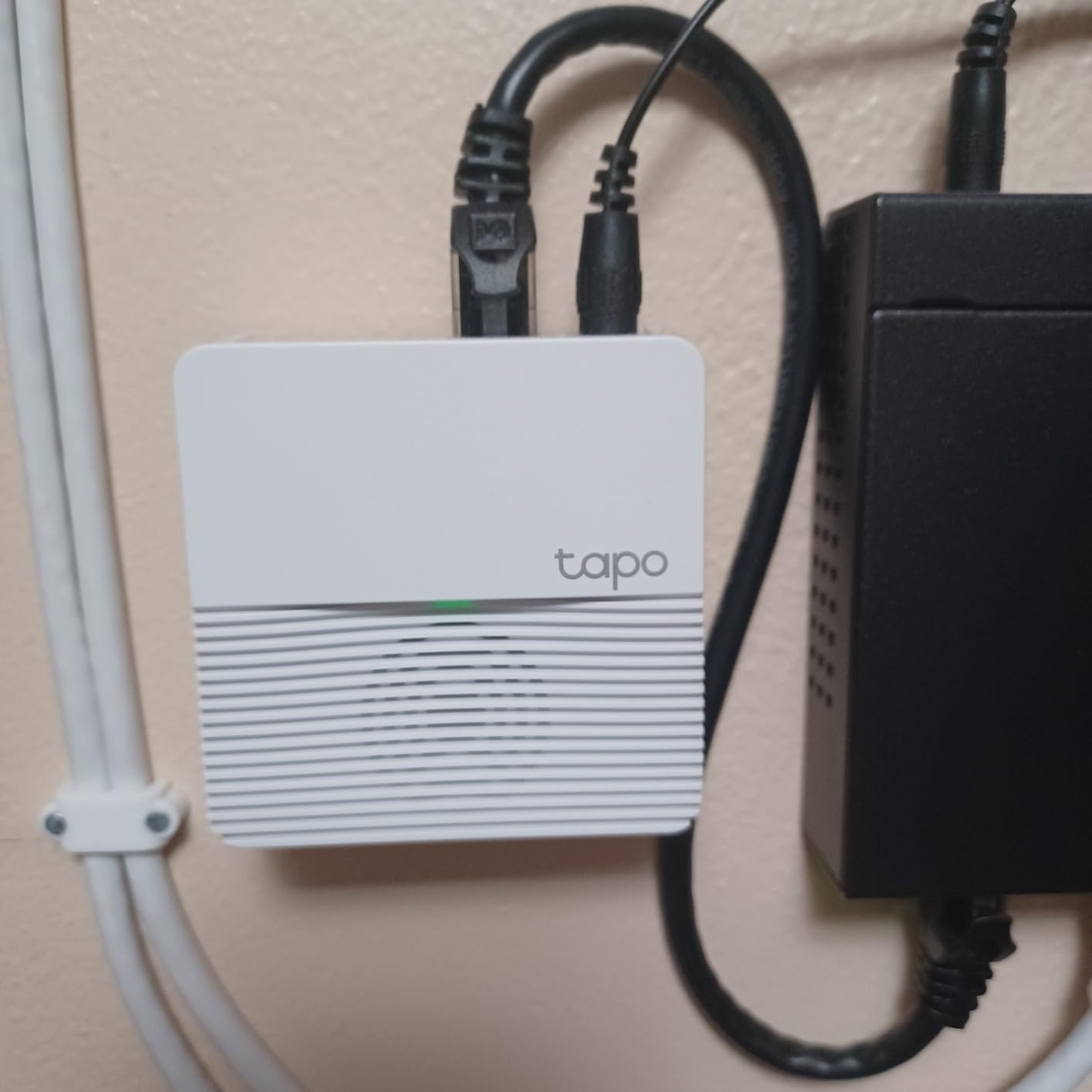 Tapo Smart Hub with Built-in Chime, H200, 2.4GHz Wi-Fi Required | Connect up to 64 Smart + 4 Camera Devices, Sub-1G Low-Power Wireless Protocol, 512GB Local Storage customer photo 1