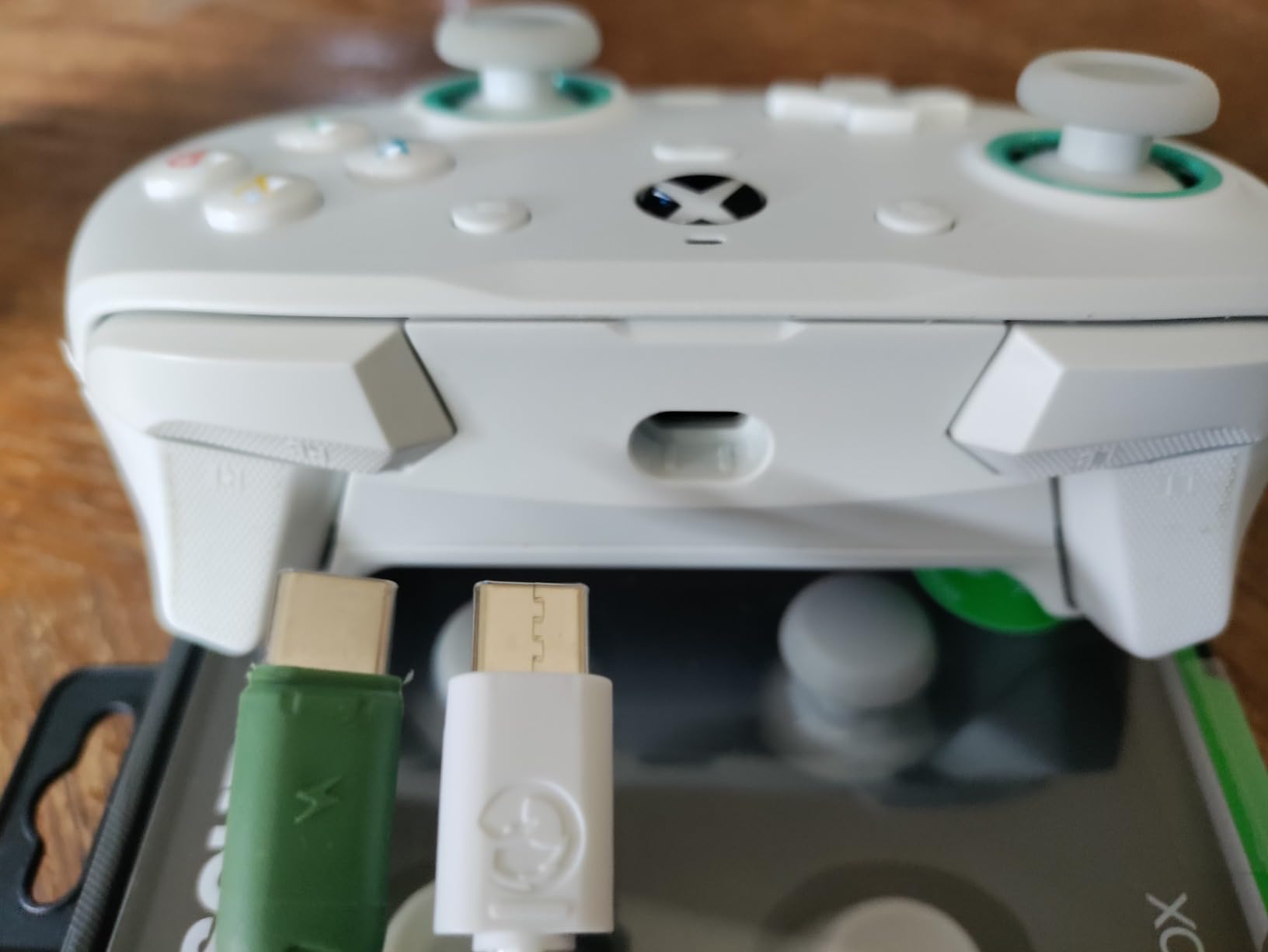 GameSir G7 SE Wired Controller for Xbox Series X|S, Xbox One & Windows 10/11, Plug and Play Gaming Gamepad with Hall Effect Joysticks/Hall Trigger, 3.5mm Audio Jack (White) customer photo 2