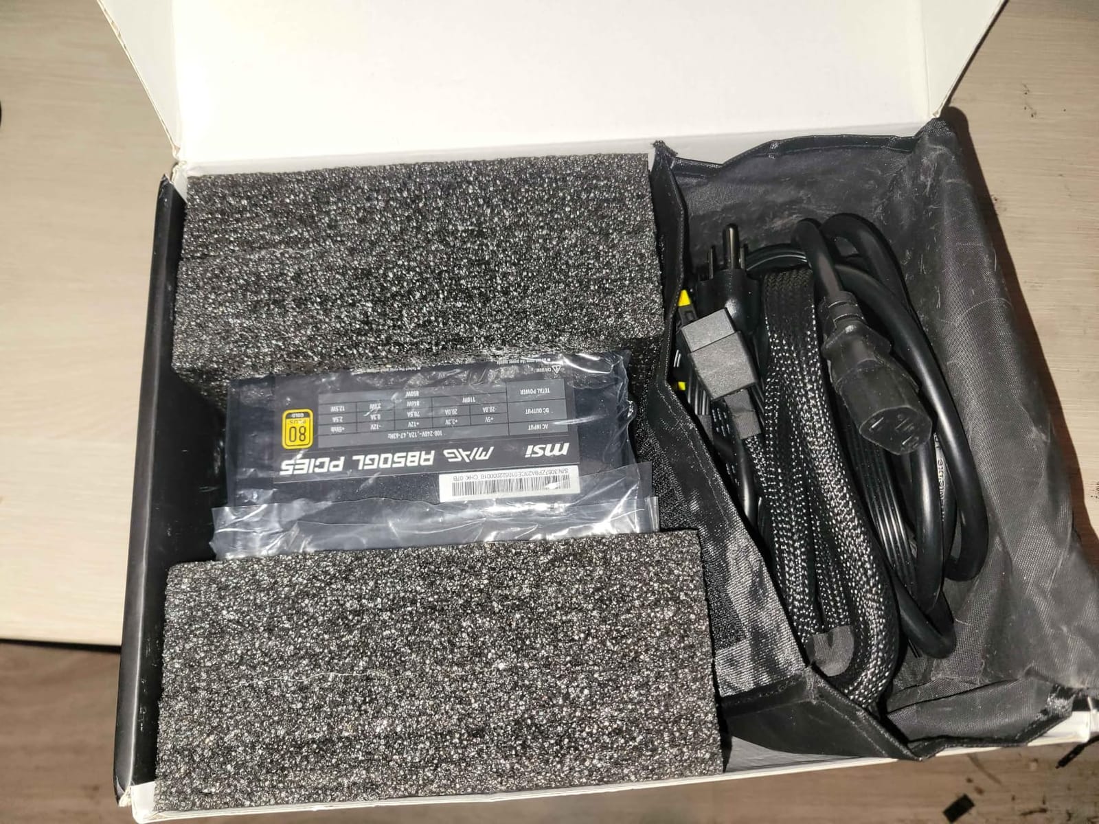 MSI MAG A750GL PCIE5, Fully Modular Compact Gaming 750W Power Supply, 80+ Gold, ATX 3.1 & PCIe 5.1 Ready, Native Dual-Color 12V-2x6 Cable, 10 Year Warranty customer photo 1