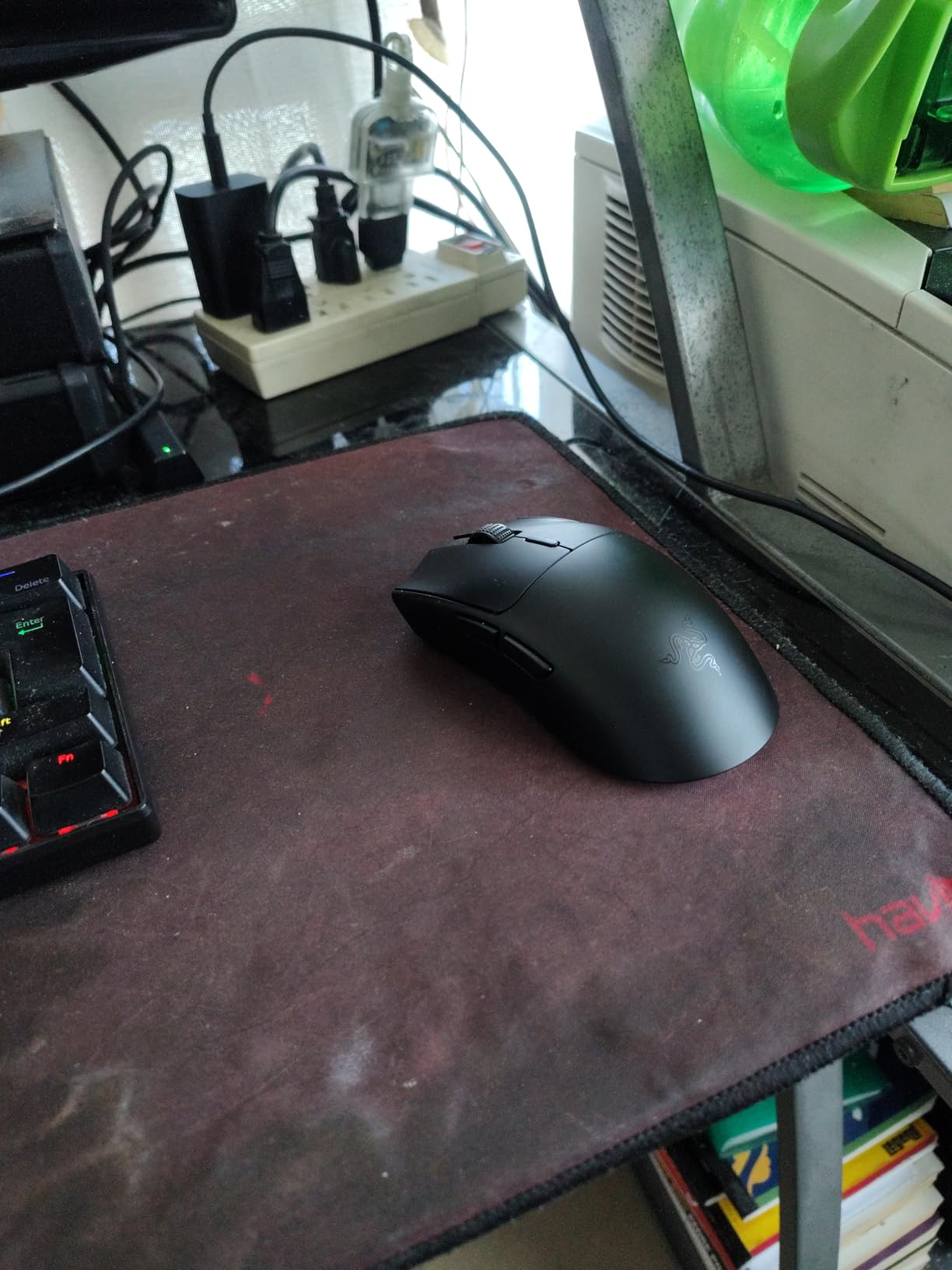 Razer Viper V3 HyperSpeed Wireless PC Gaming Mouse, 82g, Black | 30K DPI Optical Sensor, Up to 280 Hr Battery Life, Mechanical Switches Gen-2, 6 Programmable Buttons, 1 x AA Battery included customer photo 1
