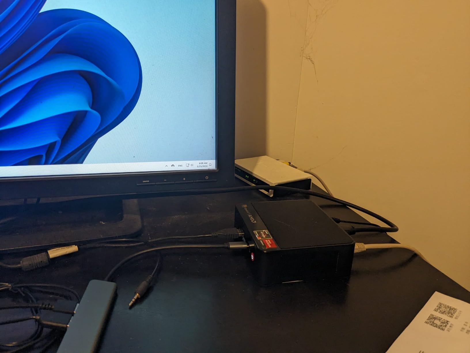 Beelink SER5 MAX Mini Pc, AMD Ryzen 7 7735U (8C/16T, up to 4.75GHz), Mini Computer with 24GB LPDDR5 RAM/500GB M.2 2280 SSD, Micro Pc Support 4K FPS, WiFi6/BT5.4/2.5G LAN/Home/Office customer photo 1