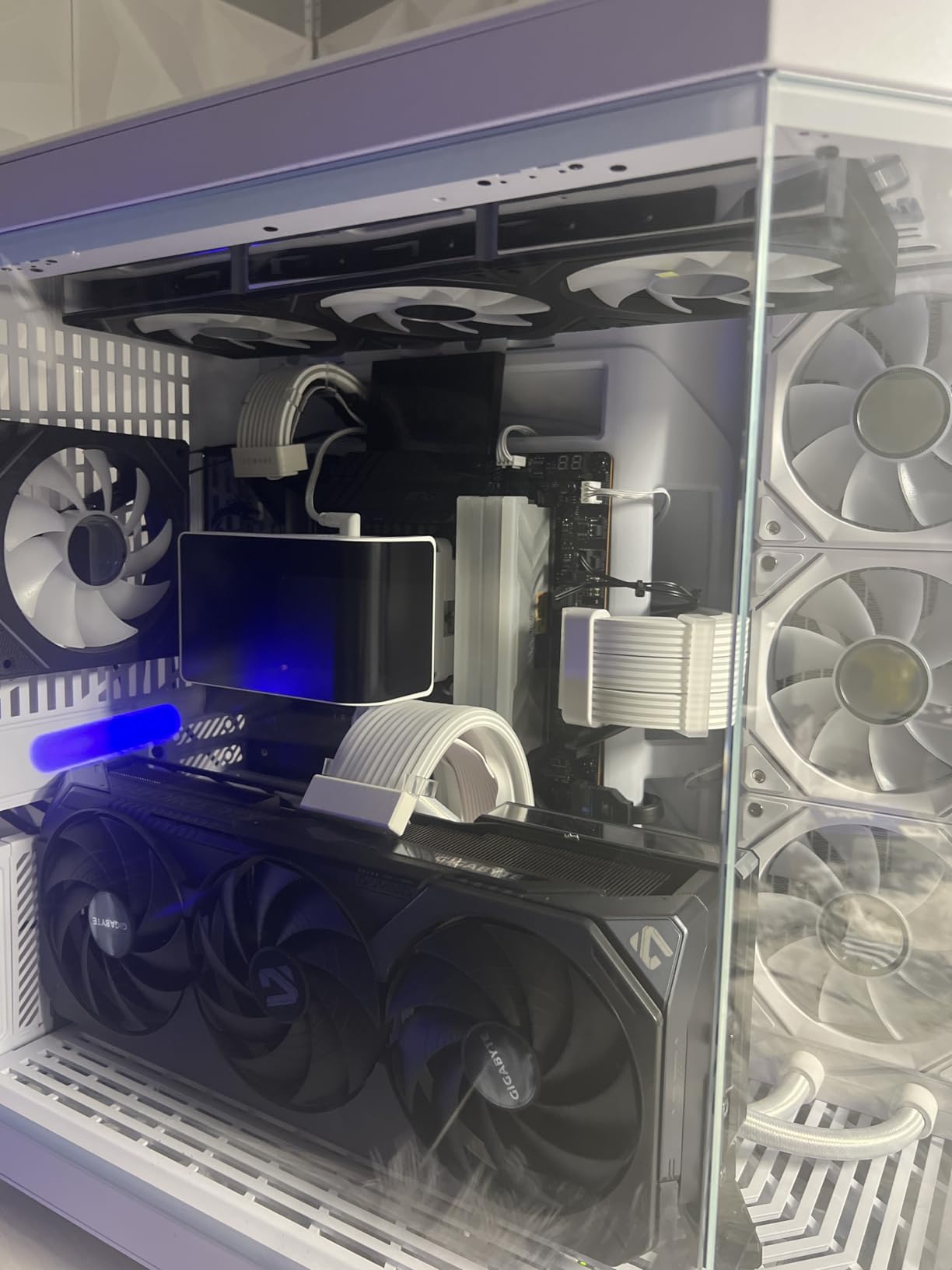 Intel Core i9-14900KF New Gaming Desktop Processor 24 cores (8 P-cores + 16 E-cores) - Unlocked customer photo 1