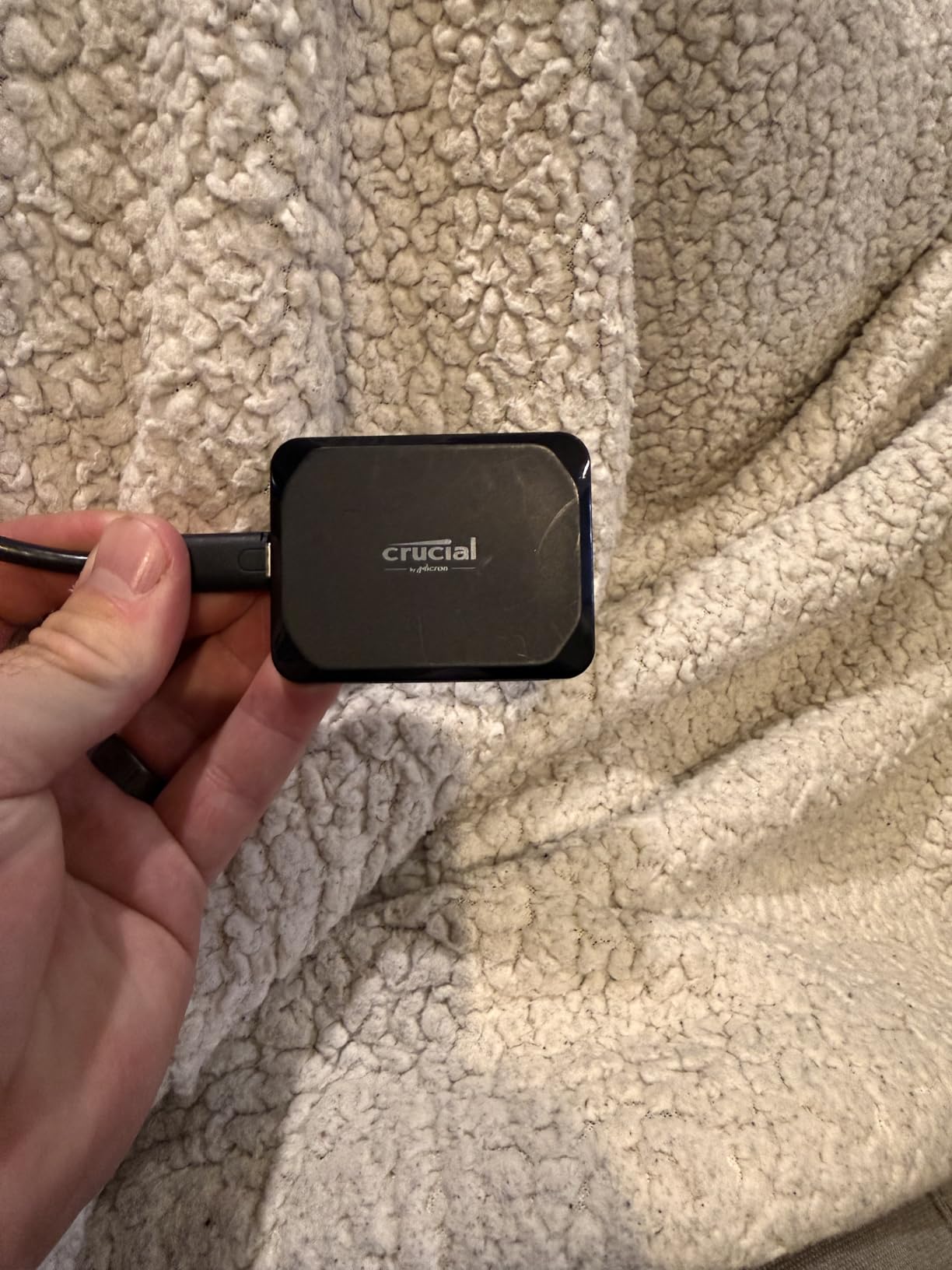 Crucial X9 1TB Portable SSD, Up to 1050MB/s, USB 3.2 USB-C customer photo 1