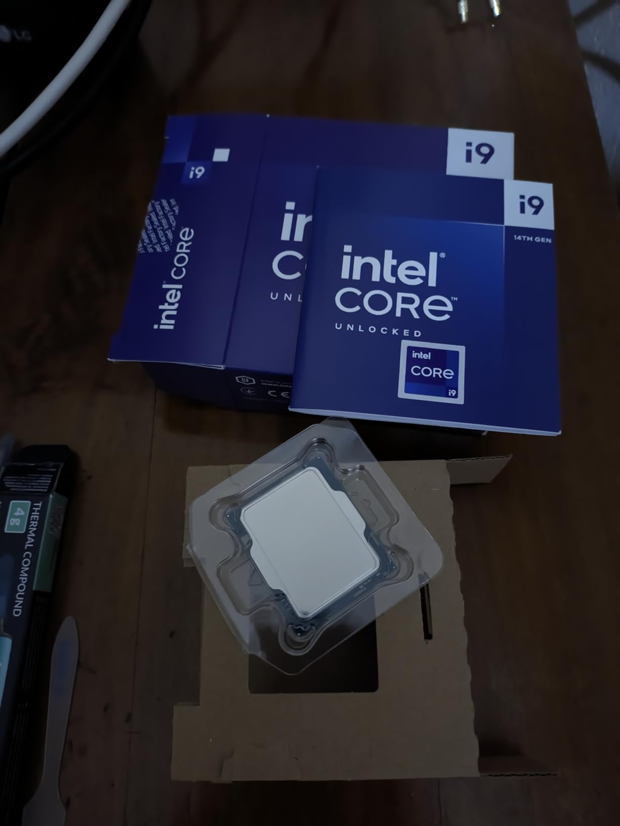 Intel Core i9-14900K Desktop Processor 24 cores (8 P-cores + 16 E-cores) up to 6.0 GHz customer photo 2