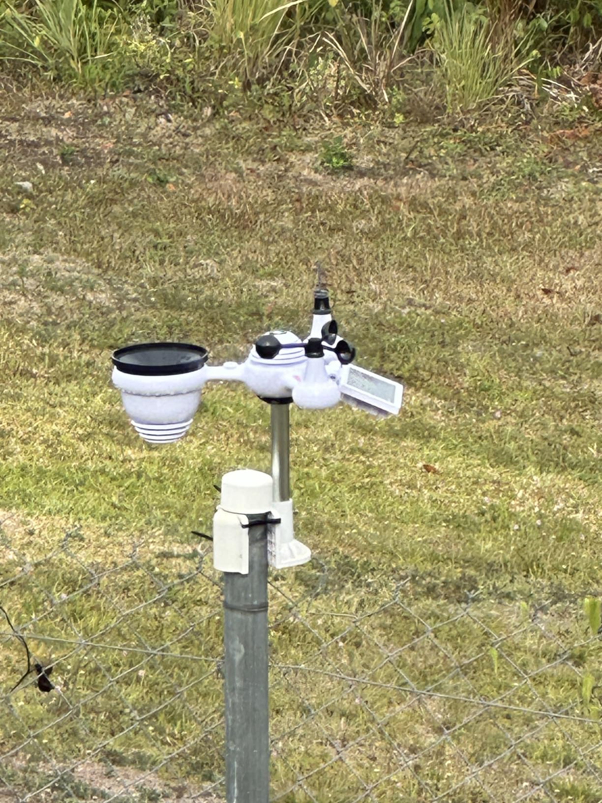 VEVOR YT60234 WiFi Weather Station 7-in-1 Weather Stations Indoor Outdoor | for Weather Forecast, 7.5-Inch Color Display, Temperature, Humidity, UV, Air Pressure, Wind Speed & Direction, Rain, Alarm customer photo 1