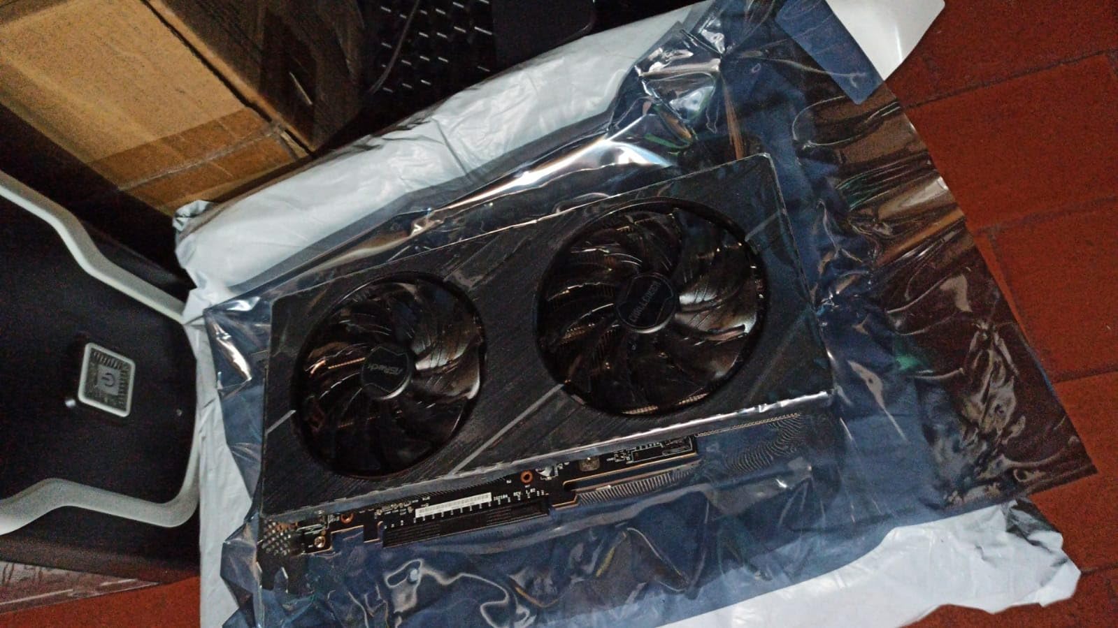ASRock Intel Arc A580 Challenger 8GB OC Graphics Card, Intel Xe HPG Architecture, 8GB GDDR6, PCIe 4.0, Dual Fans, 0dB Silent Cooling, DisplayPort 2.0 customer photo 2
