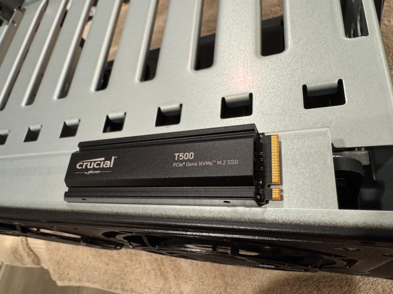 Crucial T500 1TB PCIe Gen4 NVMe Gaming PS5 SSD with Heatsink, Up to 7,300MB/s, TLC NAND, PlayStation 5 Compatible, Laptop & Desktop (PC) Solid State Drive, Includes 1Mo Adobe CC - CT1000T500SSD5 customer photo 2