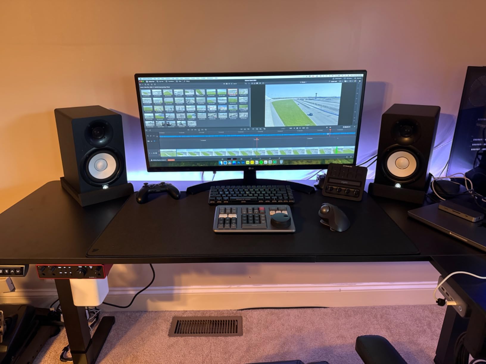 Yamaha HS4 Powered Studio Monitor in Black, Pair (HS4 B) customer photo 2