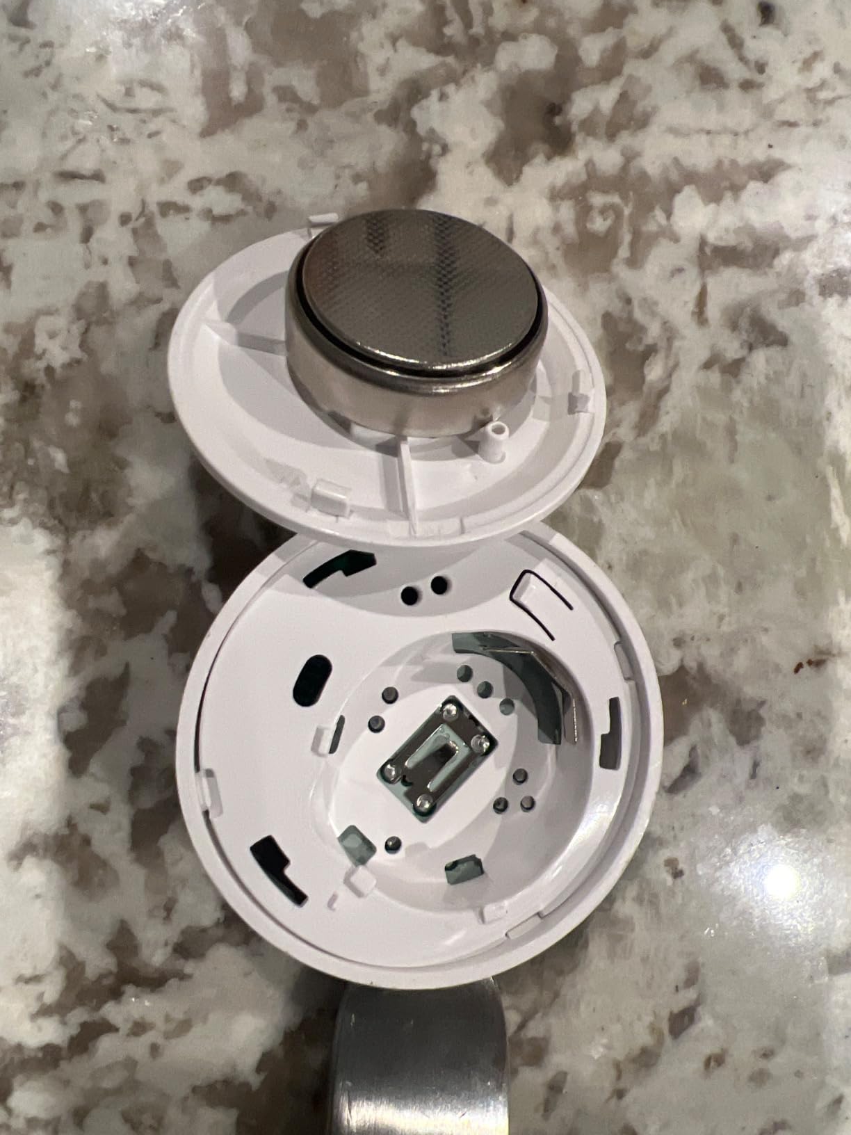 SONOFF Zigbee Switch, SNZB-01P Wireless Push Button, Supports to Create Smart Scenes, Trigger the Connected Devices on eWelink APP with Three Control Options, SONOFF ZigBee Bridge Required, 1Pack customer photo 1