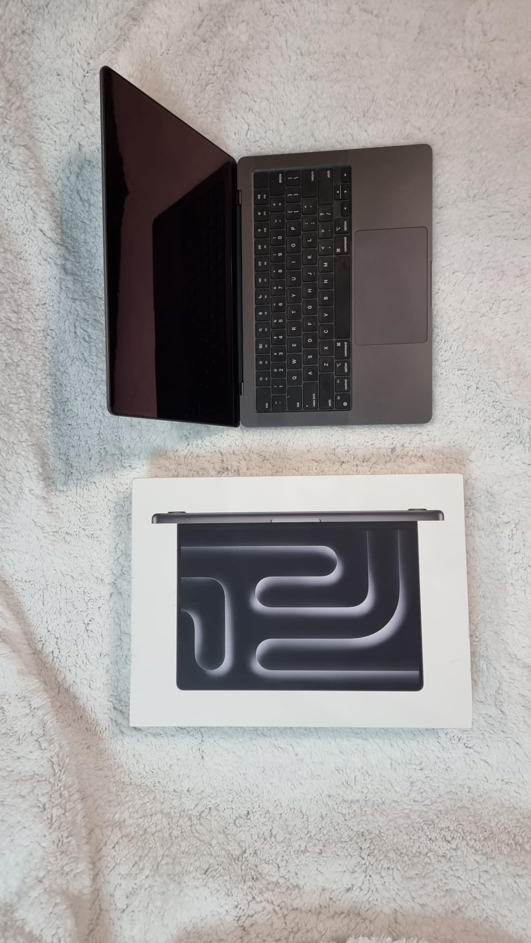 Apple 2023 MacBook Pro Laptop M3 Pro chip with 11-core CPU, 14-core GPU: 14.2-inch Liquid Retina XDR Display, 18GB Unified Memory, 512GB SSD Storage; Silver customer photo 2