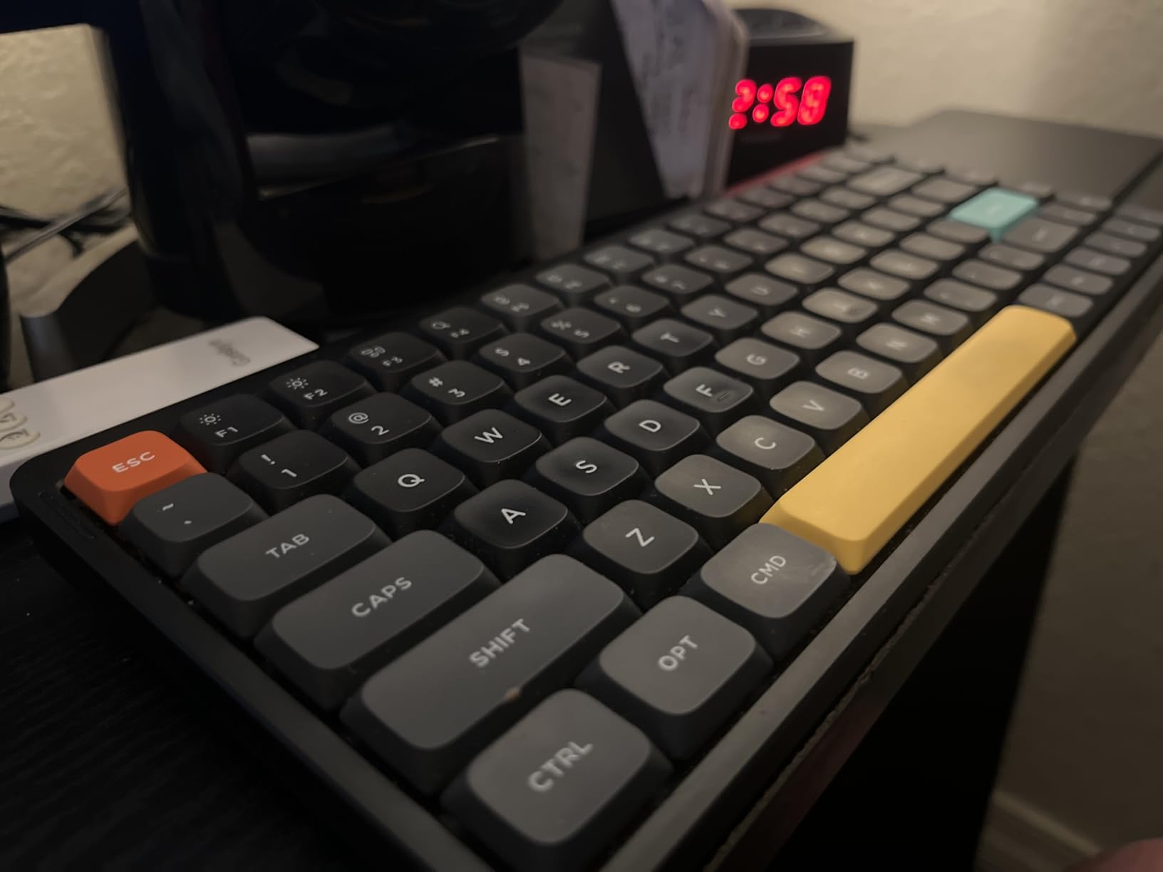 NuPhy Air75 V2 Portable 75% low profile Mechanical Keyboard, Wireless Keyboard, Supports Bluetooth/2.4G/USB-C RGB Bluetooth Keyboards, Compatible with Windows/Mac OS/Linux Systems - Gateron Cowberry Switch customer photo 2