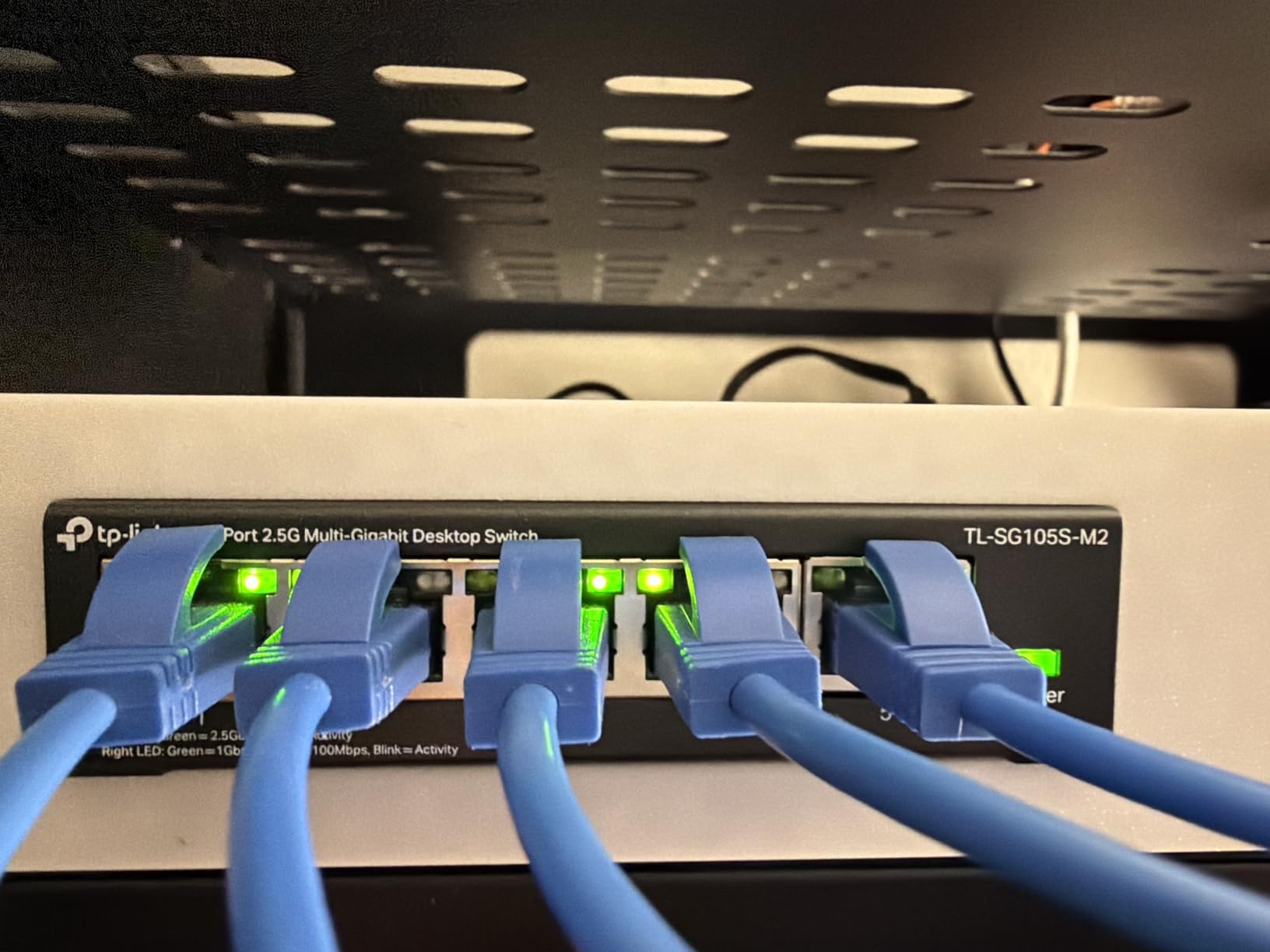 TP-Link TL-SG105S-M2, 5 Port Multi-Gigabit 2.5G Unmanaged Ethernet Switch | Ethernet Splitter, Plug & Play, Desktop/Wall Mount, Silent Operation customer photo 1