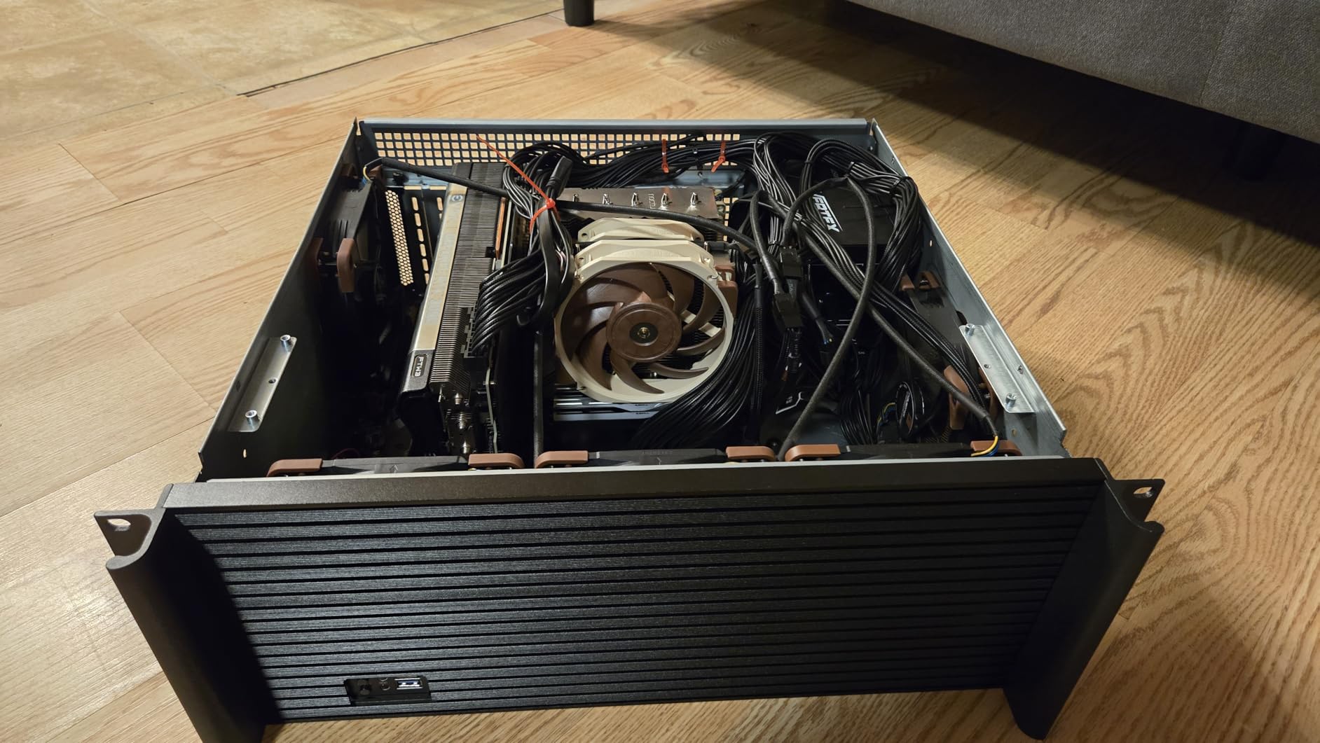 Rackchoice 4U Rackmount Server Chassis 8x3.5 + 3x3.5 or 2x3.5+2x2.5 Drive Bays EATX/ATX/MATX/Mini-itx Support customer photo 2
