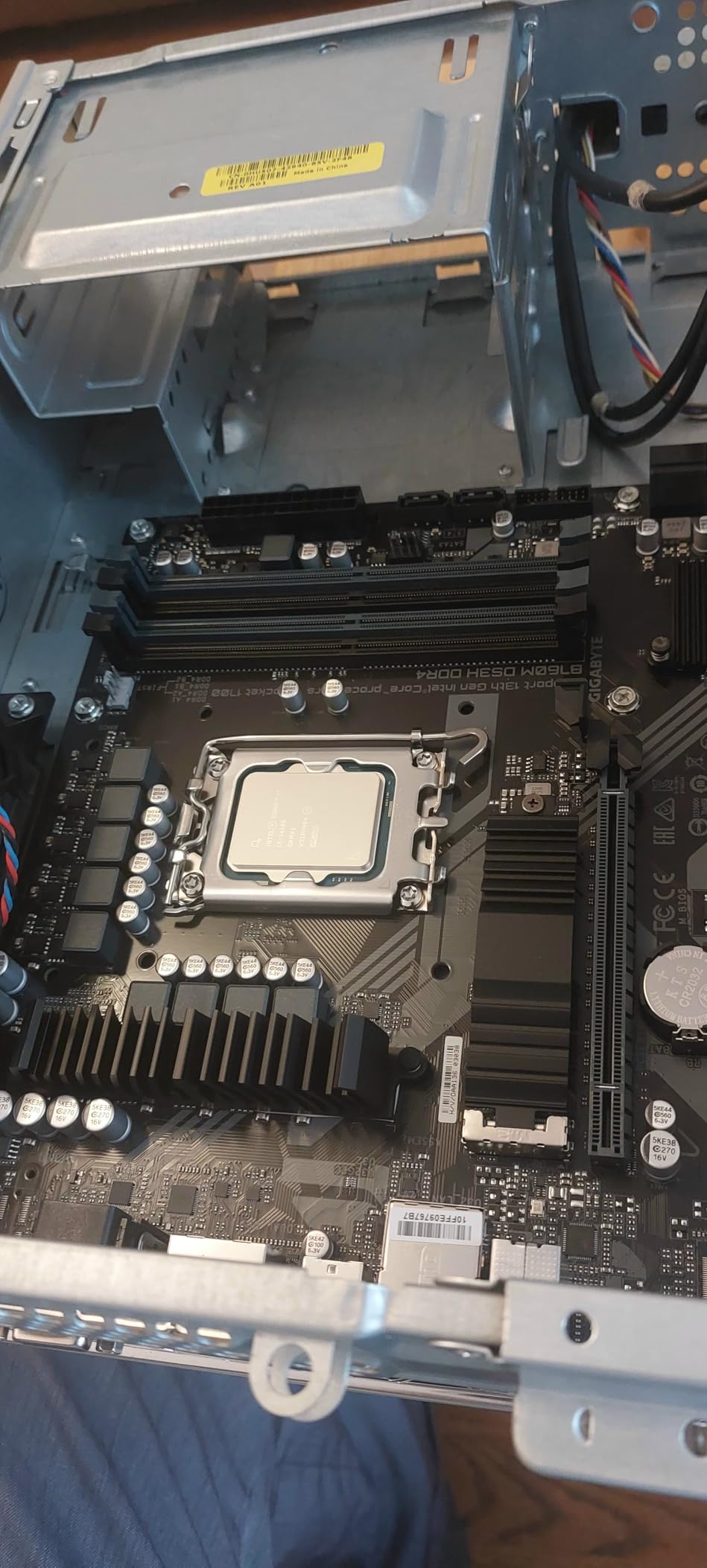 Intel Core i3-14100 Desktop Processor 4 cores (4 P-cores + 0 E-cores) up to 4.7 GHz customer photo 2