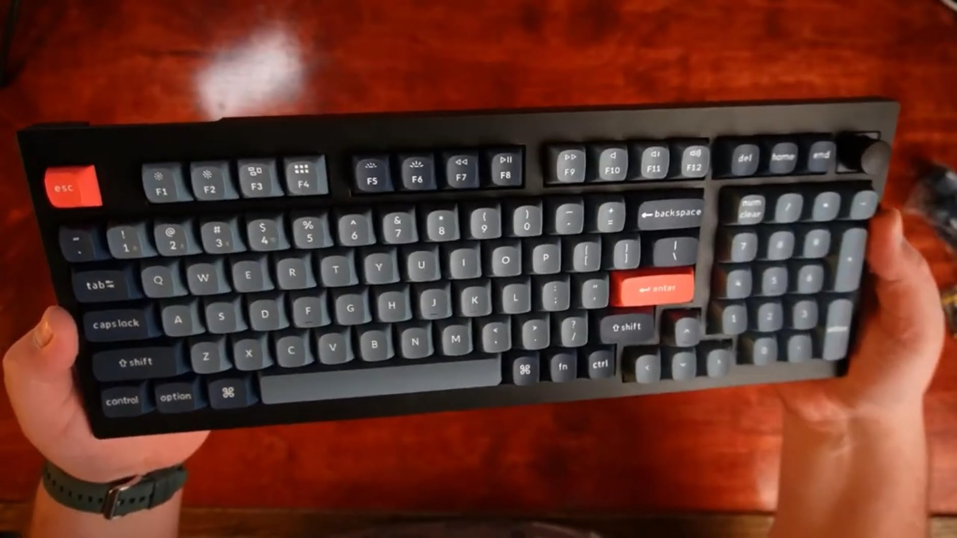 Keychron V5 Max Custom Wireless Mechanical Keyboard, 96% with Number Pad customer photo 2