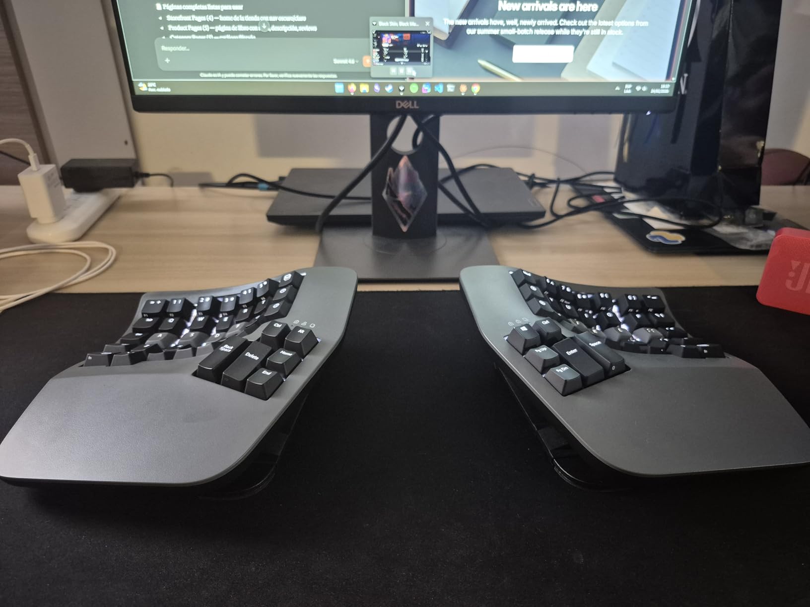 KINESIS Advantage360 Professional Split Ergonomic Keyboard - Bluetooth customer photo 2