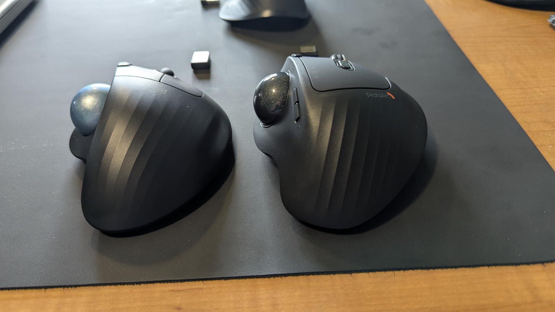 ProtoArc EM01 NL Wireless Trackball Mouse, Rechargeable Thumb Control, Gray | 0/20° Adjustable Angle to Reduce Fatigue, Triple-Device Bluetooth & 2.4G USB-A for Office Use, Silent Click, Easy to Clean customer photo 1
