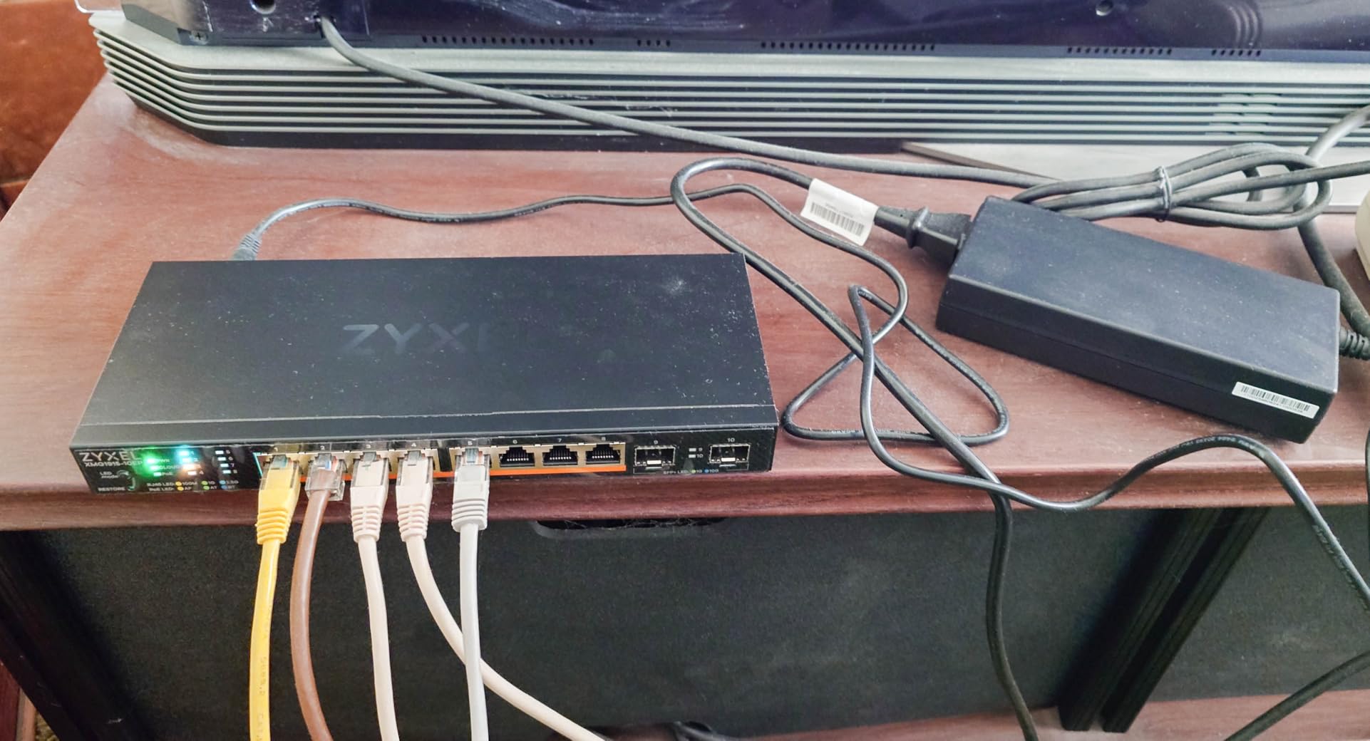 Zyxel 8 Port Network Ethernet Switch | Smart Managed PoE++ | XMG1915-10EP | 8x 2.5G PoE++ with 130W Budget + 2x 10G SFP+ Ports, Fanless, NebulaFlex, VLAN, QoS, IGMP Snooping, Wall Mount Kit Included customer photo 2