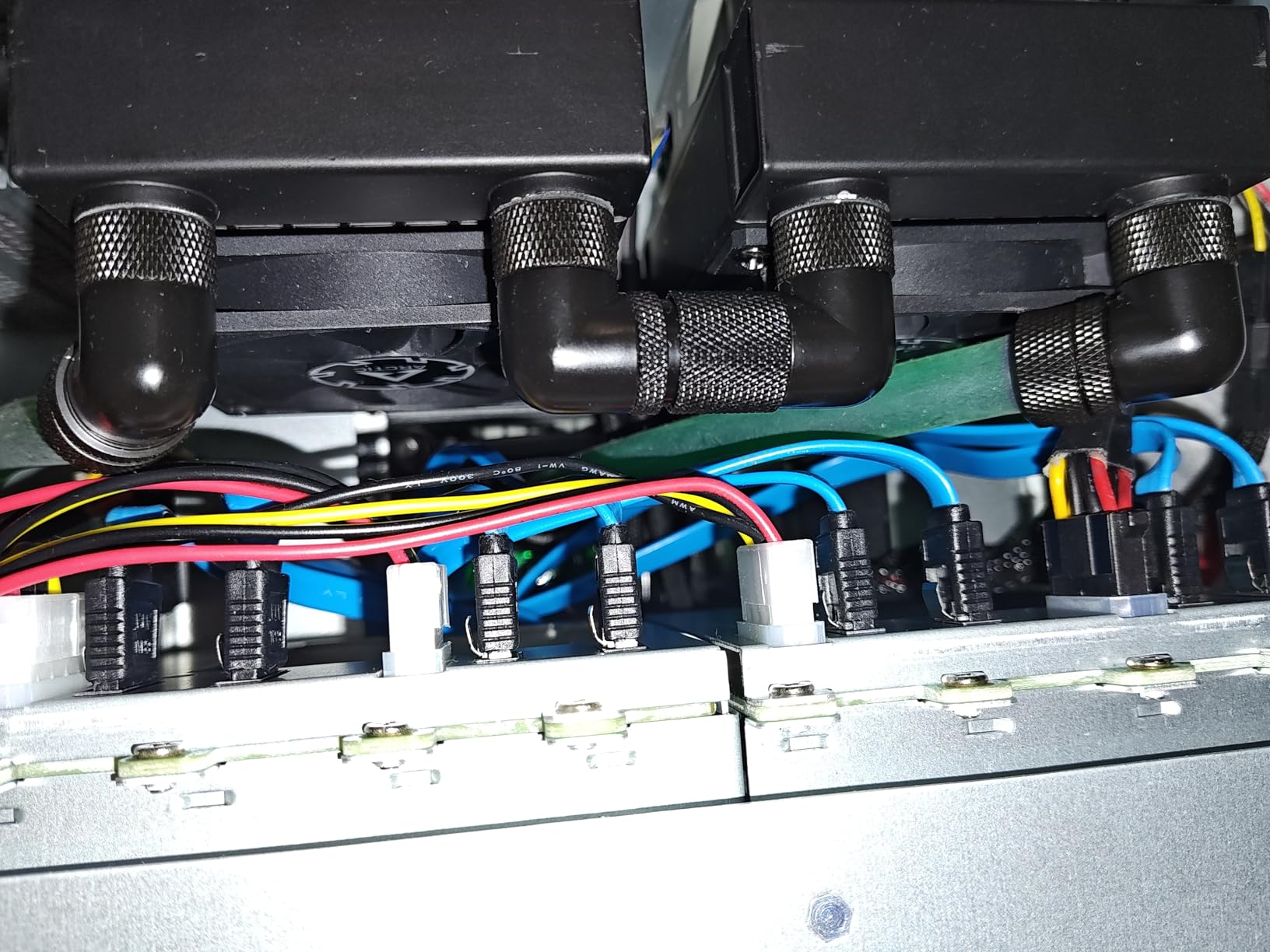 8 + 1 Bay DIY NAS Case, 8 x 2.5/3.5 inch Tray + 1 x 2.5 inch Internal Bay. MB MATX/ITX. Flex PSU. Front USB 3.0 8cm Chassis Fan Hot Swap Backplane. Network Attached Storage Private Cloud Enclosure customer photo 1