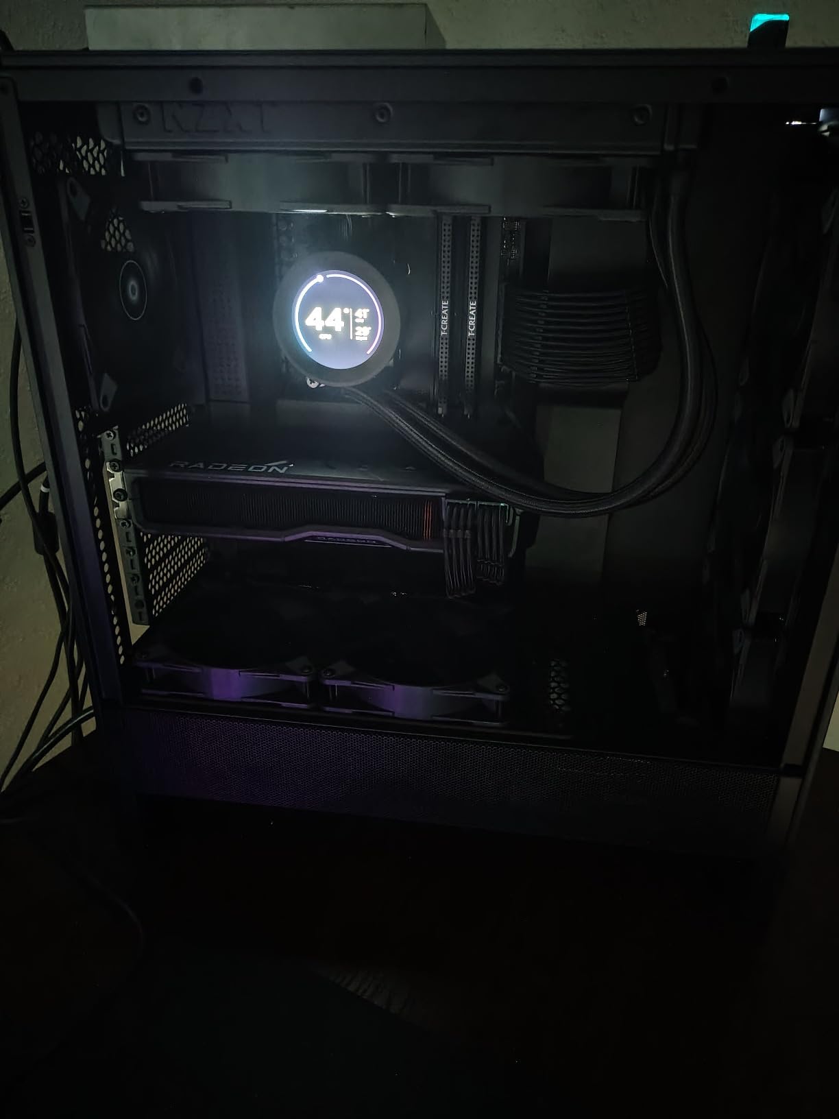 NZXT H5 Flow - Compact ATX Mid-Tower PC Case - Black | Compact mid-tower with 2 included 120mm fans, 360mm front radiator support, and tempered glass customer photo 2